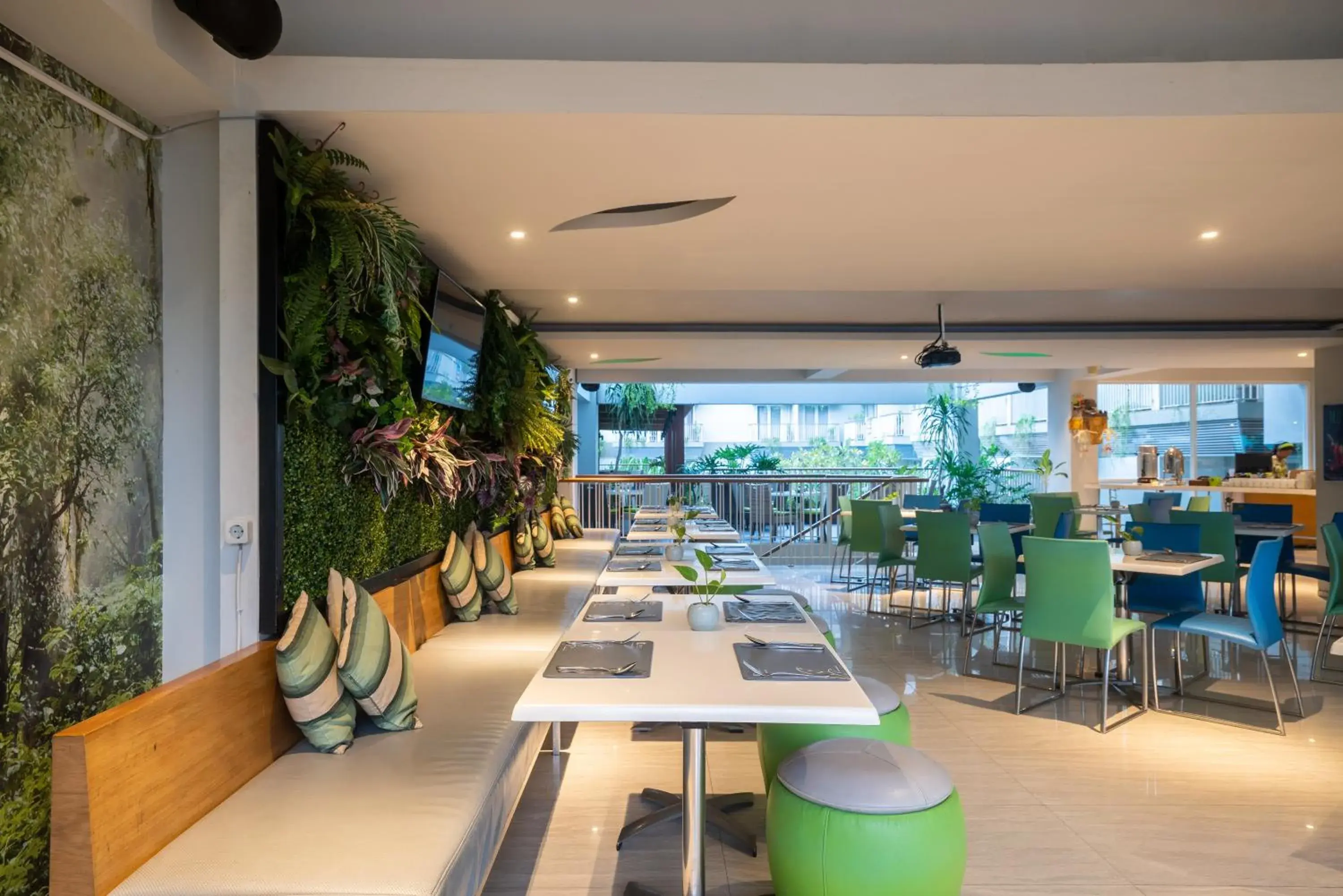 Restaurant/places to eat in EDEN Hotel Kuta Bali Restaurant/places to eat in EDEN Hotel Kuta Bali