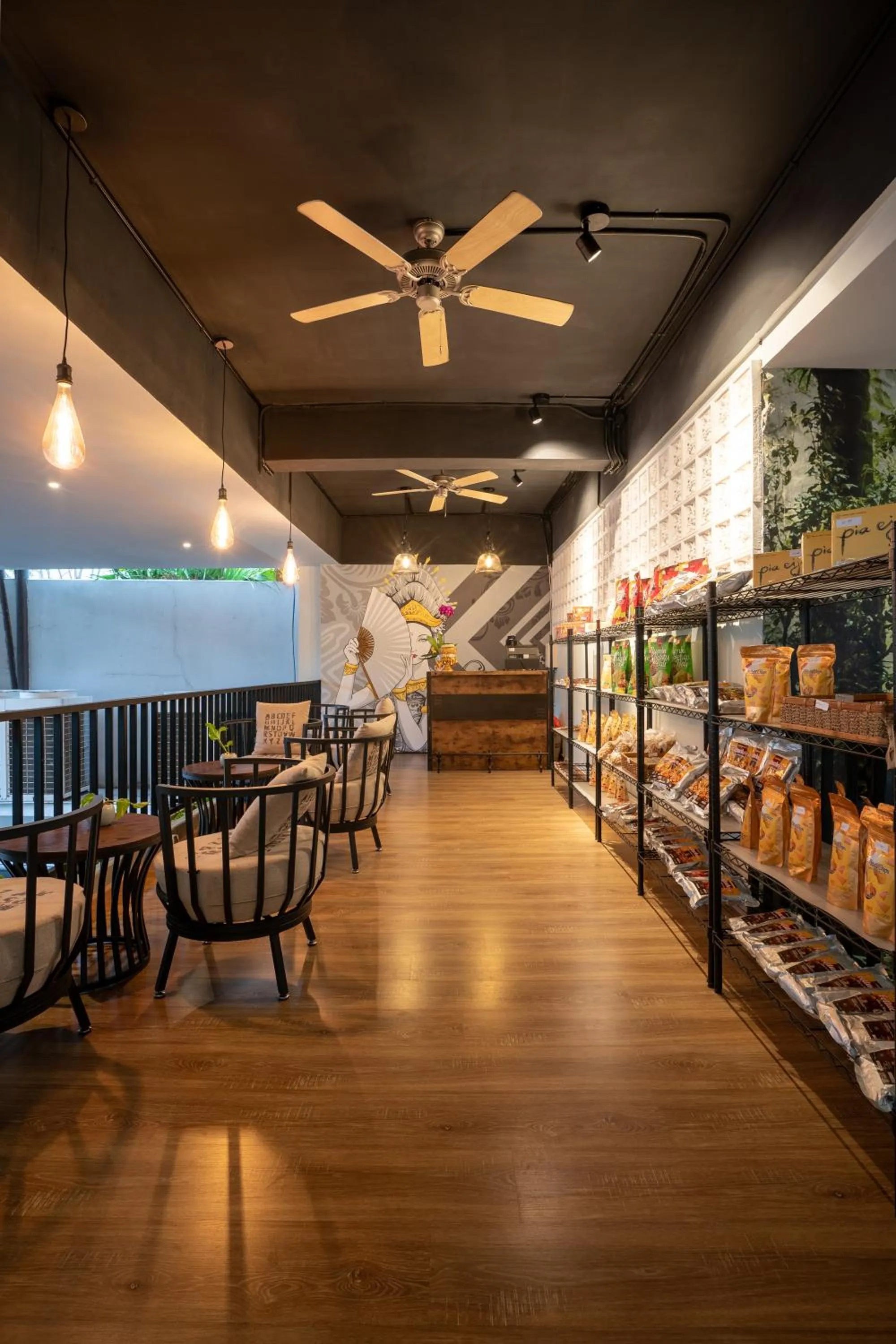 Restaurant/places to eat in EDEN Hotel Kuta Bali