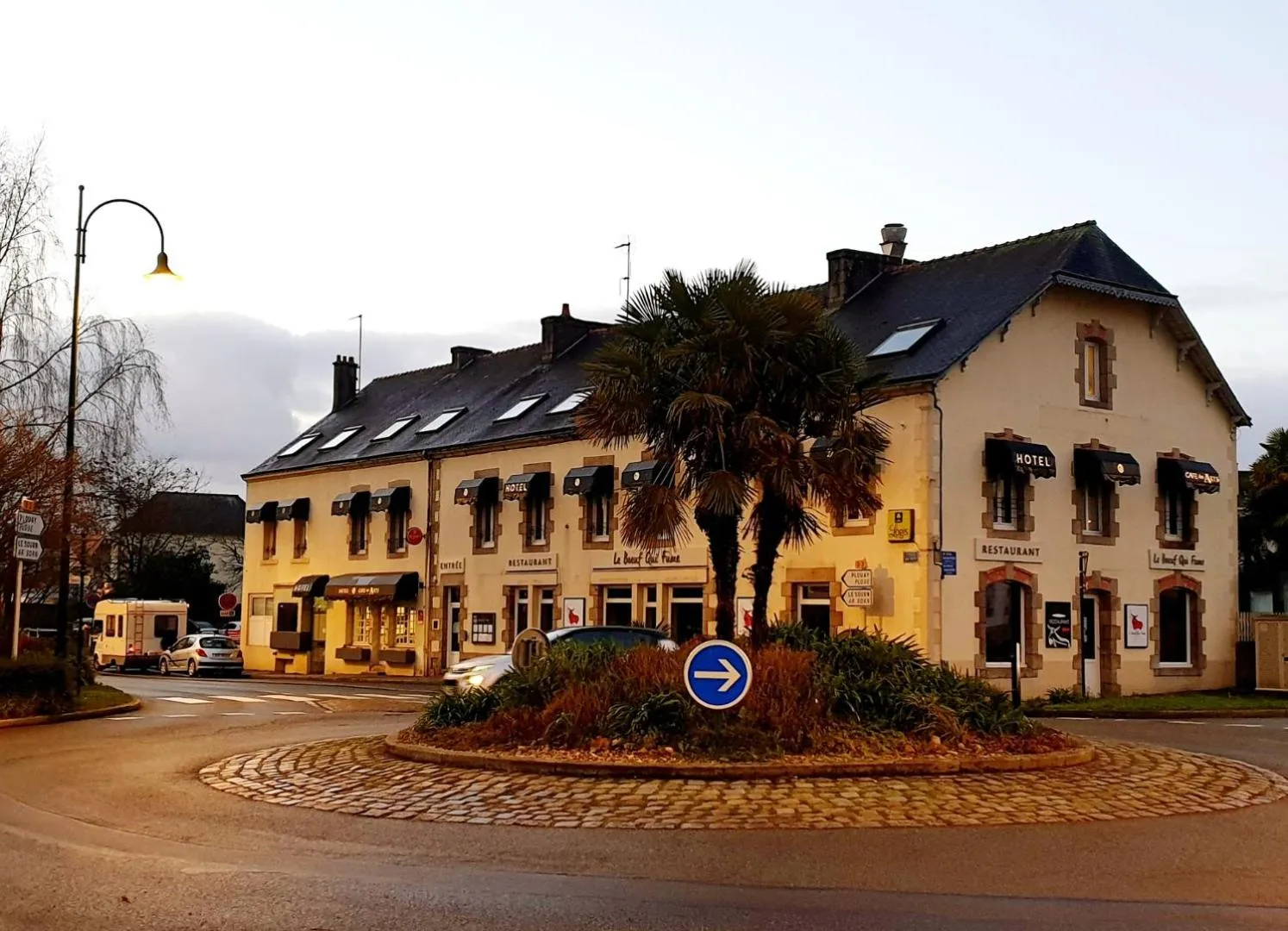 Property building in Brit Hotel Essentiel Pontivy Robic
