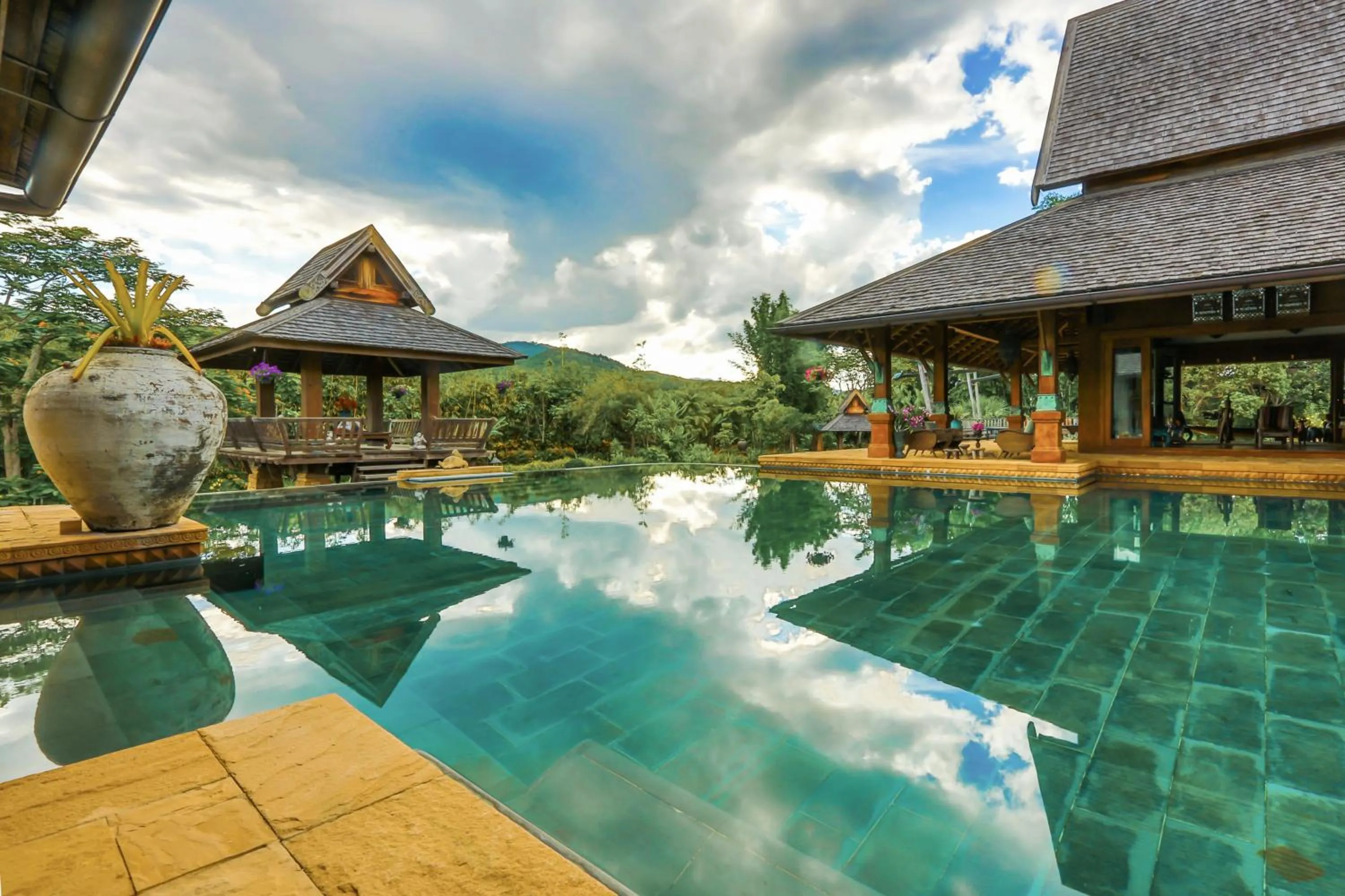 Swimming pool in Howie's HomeStay
