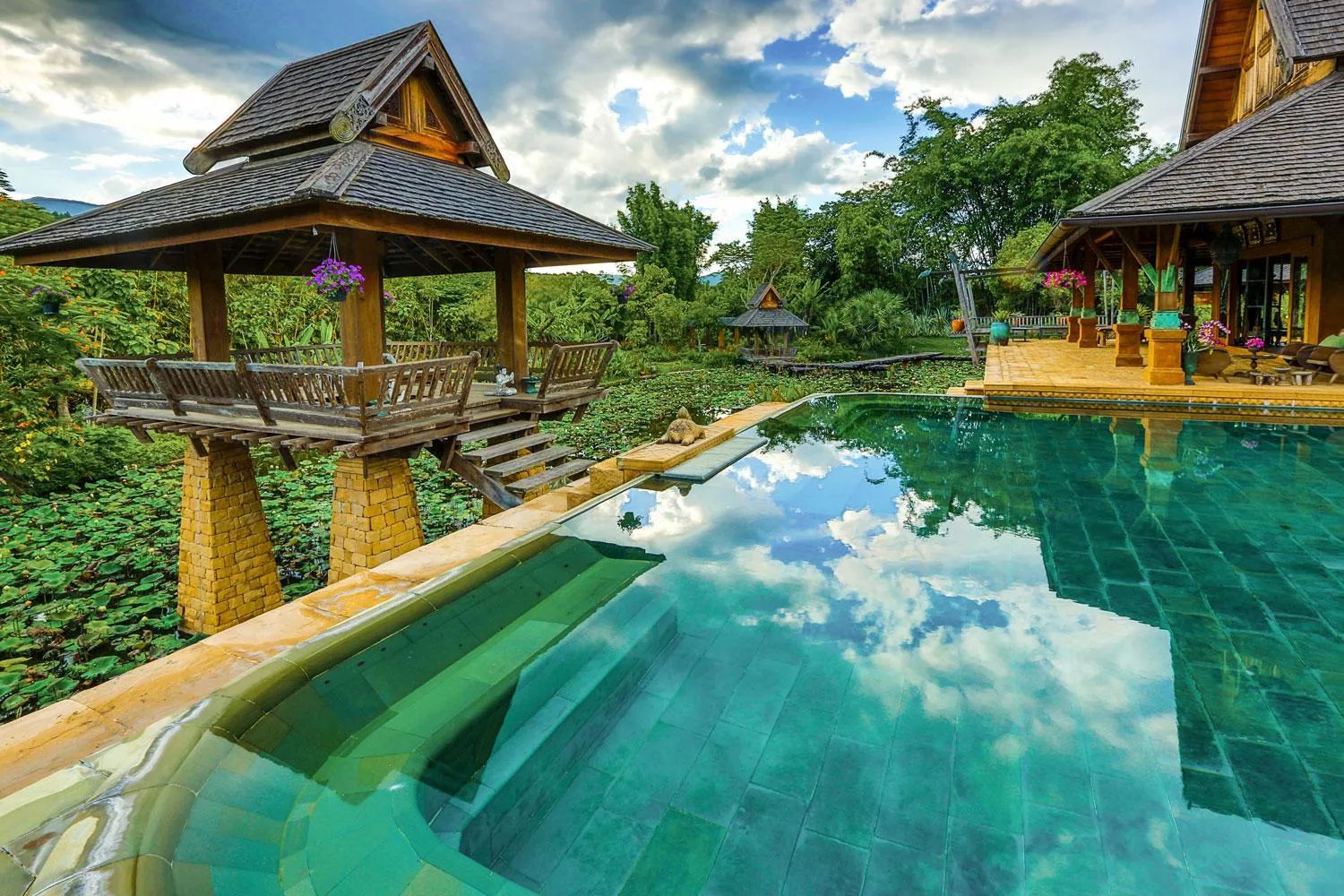 Swimming pool in Howie's HomeStay