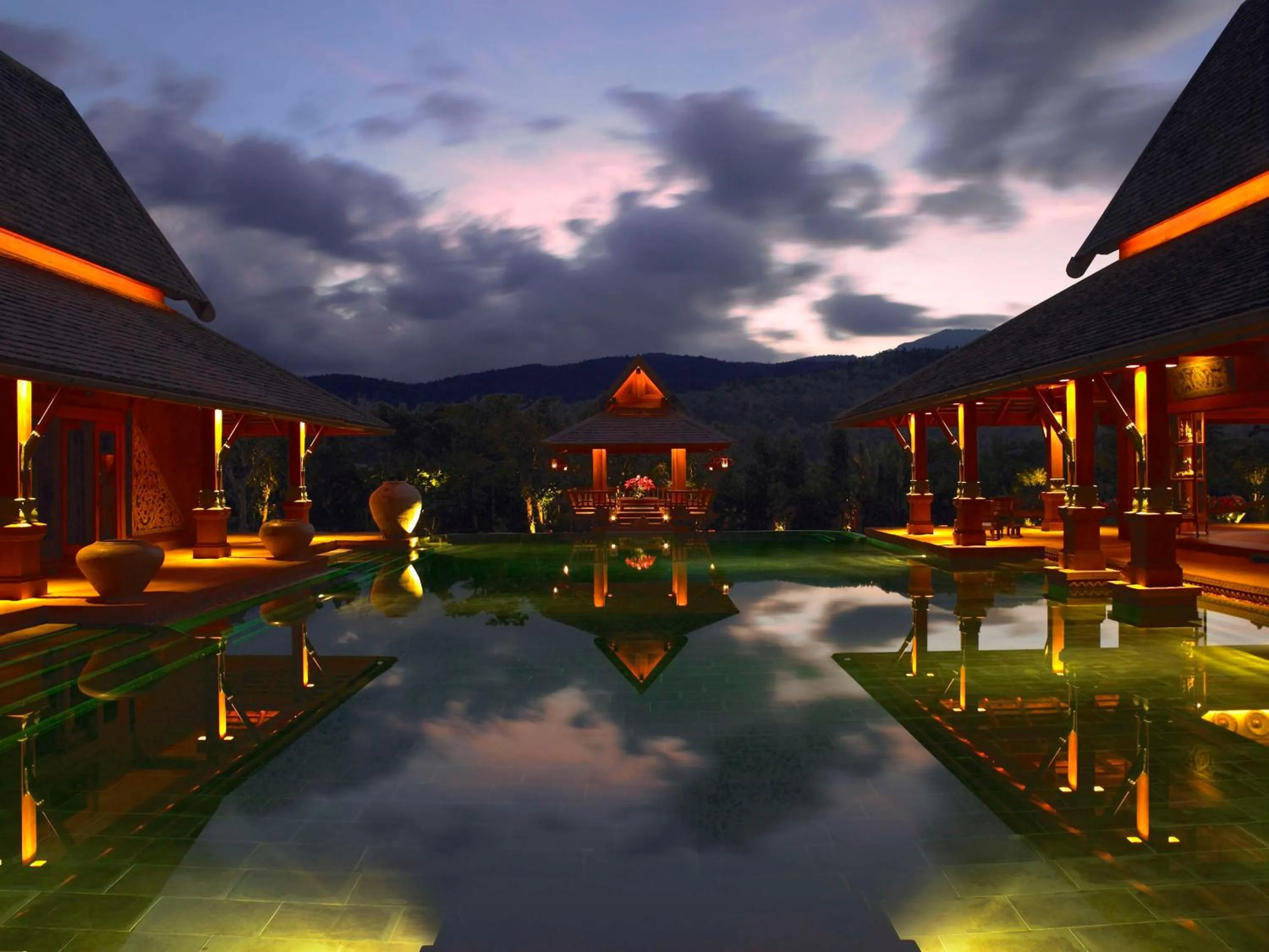 Property building in Howie's HomeStay