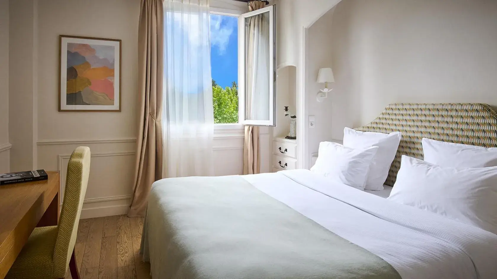 Single Room in Le Pigonnet - Esprit de France Single Room in Le Pigonnet - Esprit de France