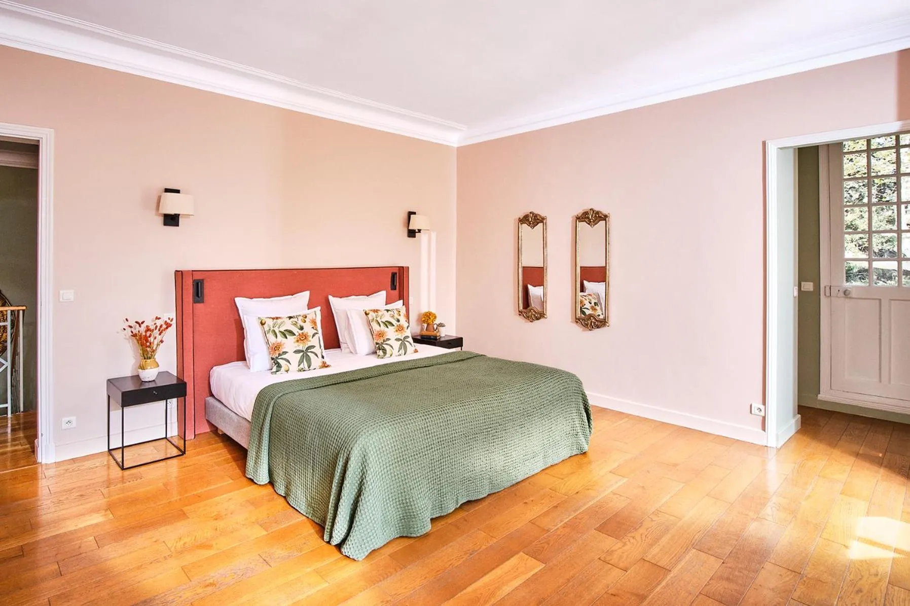 Bedroom, Bed in Le Pigonnet - Esprit de France