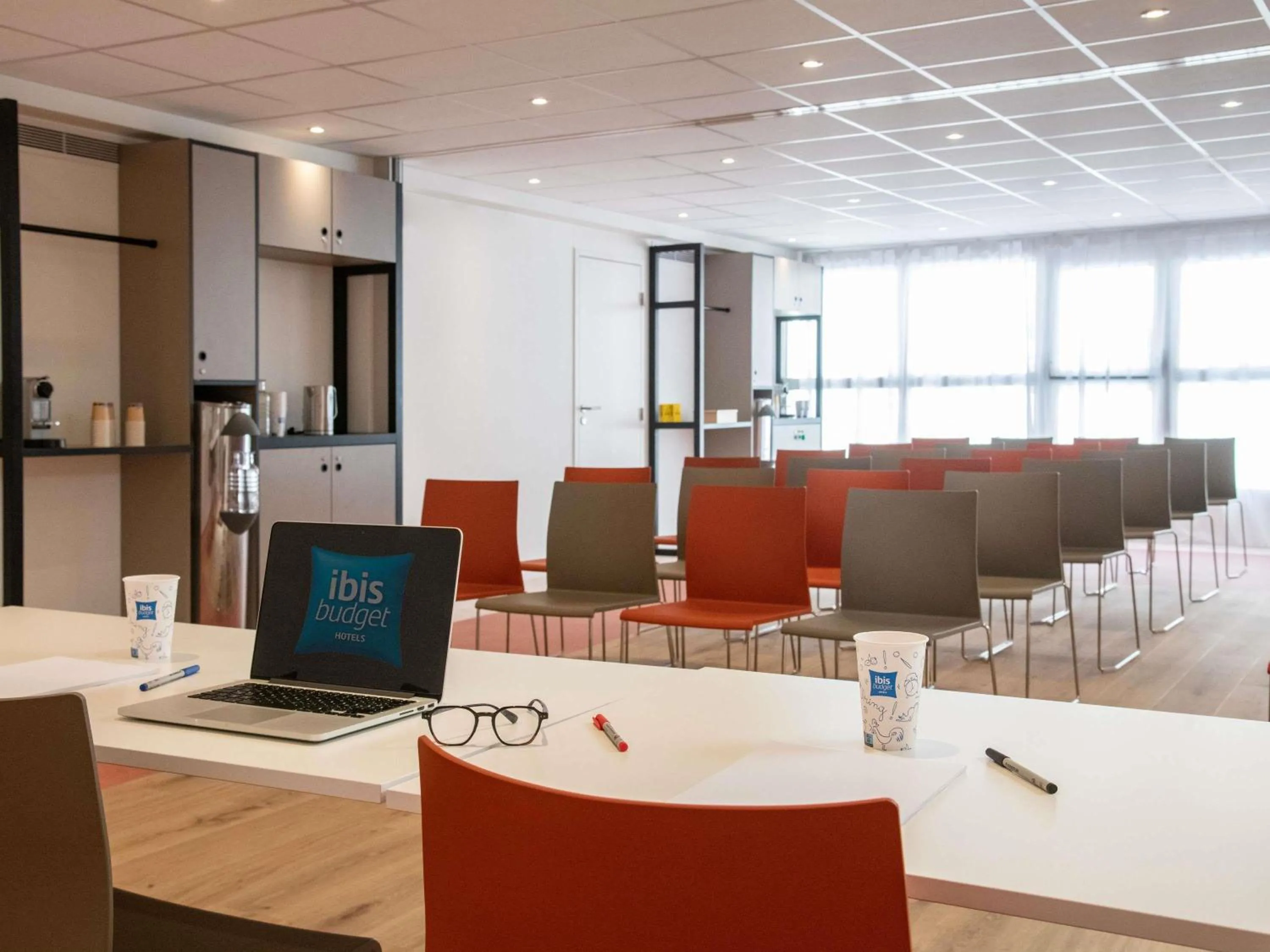 Meeting/conference room in ibis budget Nice Californie Lenval