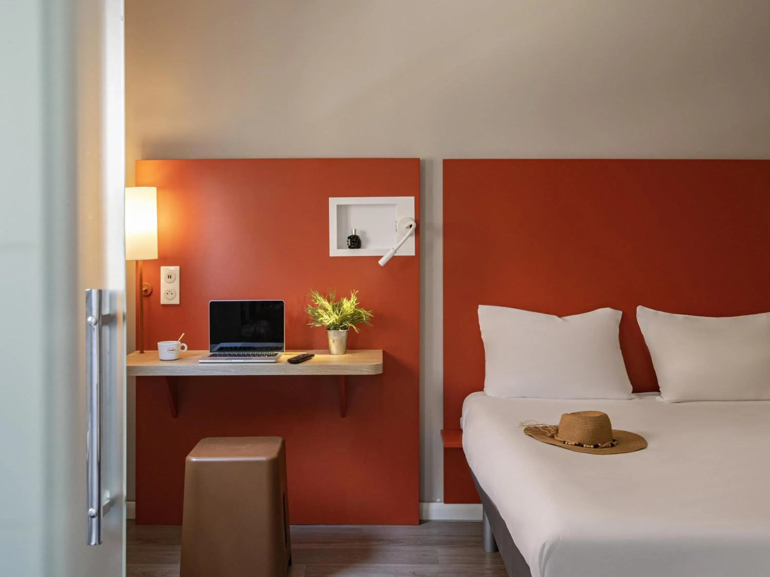 Bedroom, Bed in ibis budget Nice Californie Lenval Bedroom, Bed in ibis budget Nice Californie Lenval