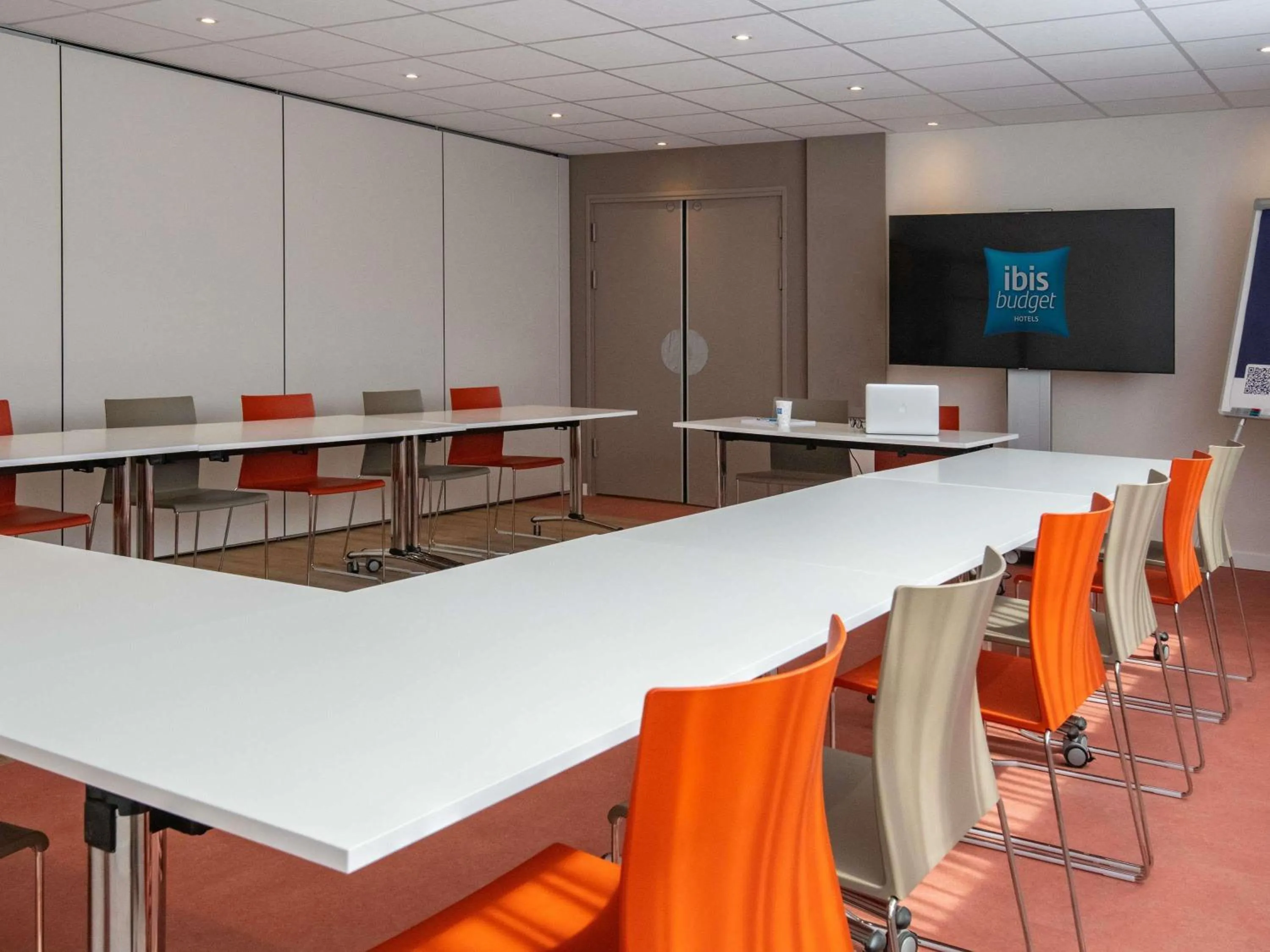 Meeting/conference room in ibis budget Nice Californie Lenval