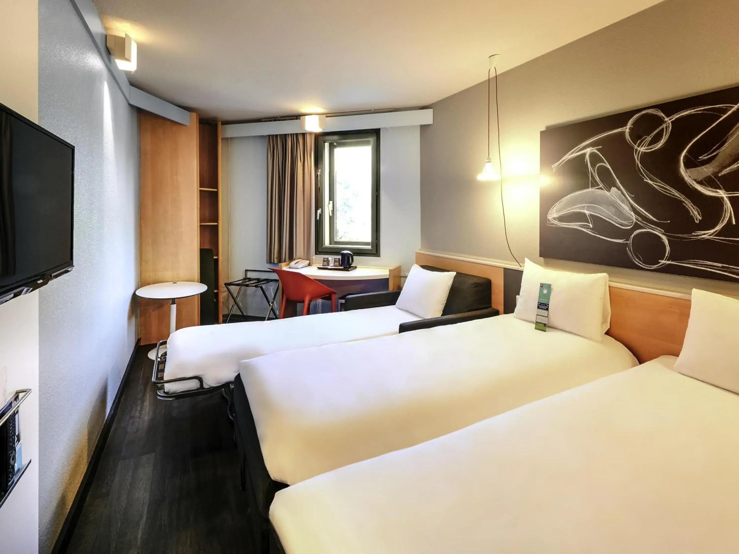 Bedroom, Bed in ibis Lyon Gerland Musée des Confluences Bedroom, Bed in ibis Lyon Gerland Musée des Confluences