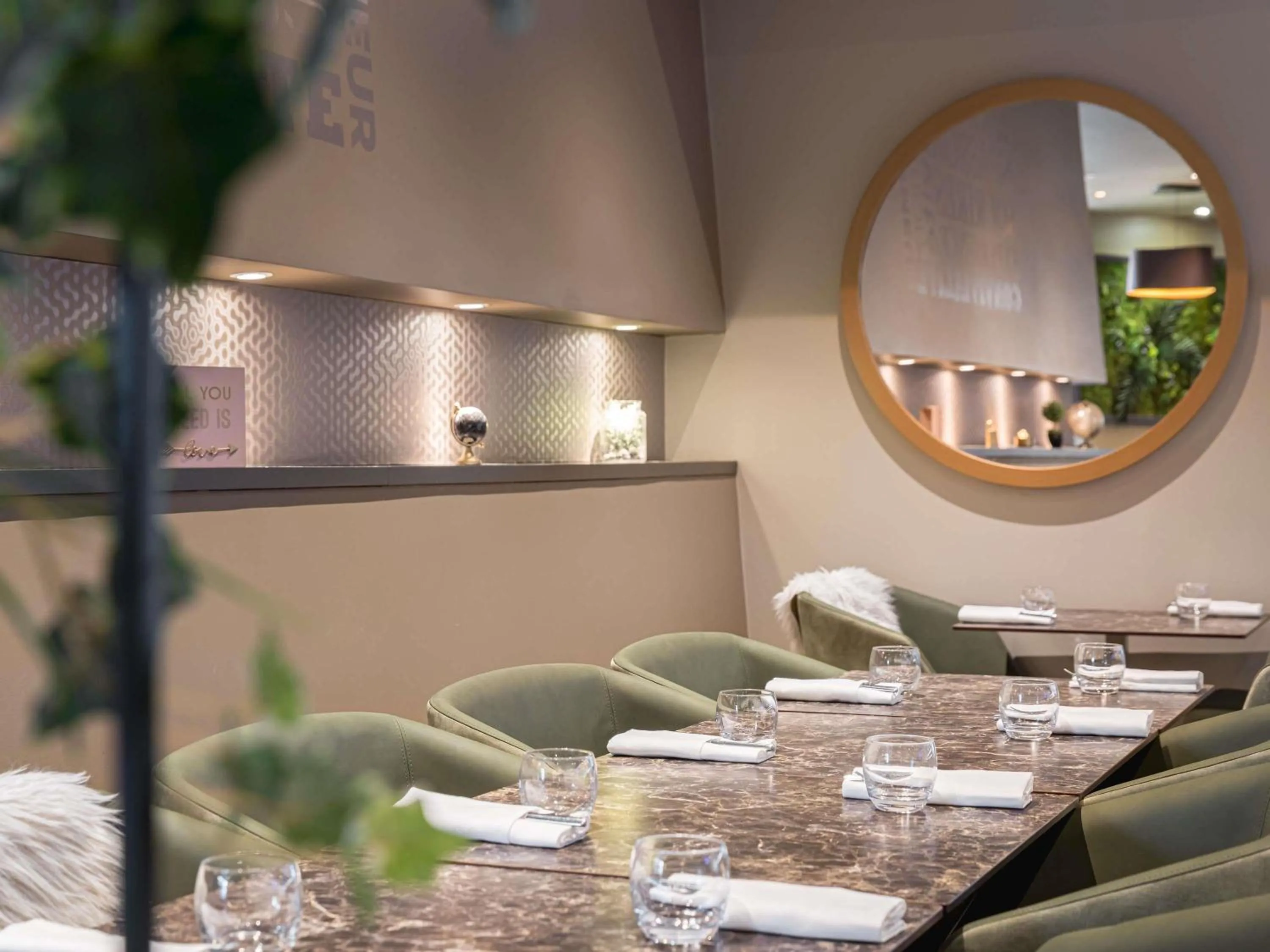 Restaurant/places to eat in ibis Lyon Gerland Musée des Confluences