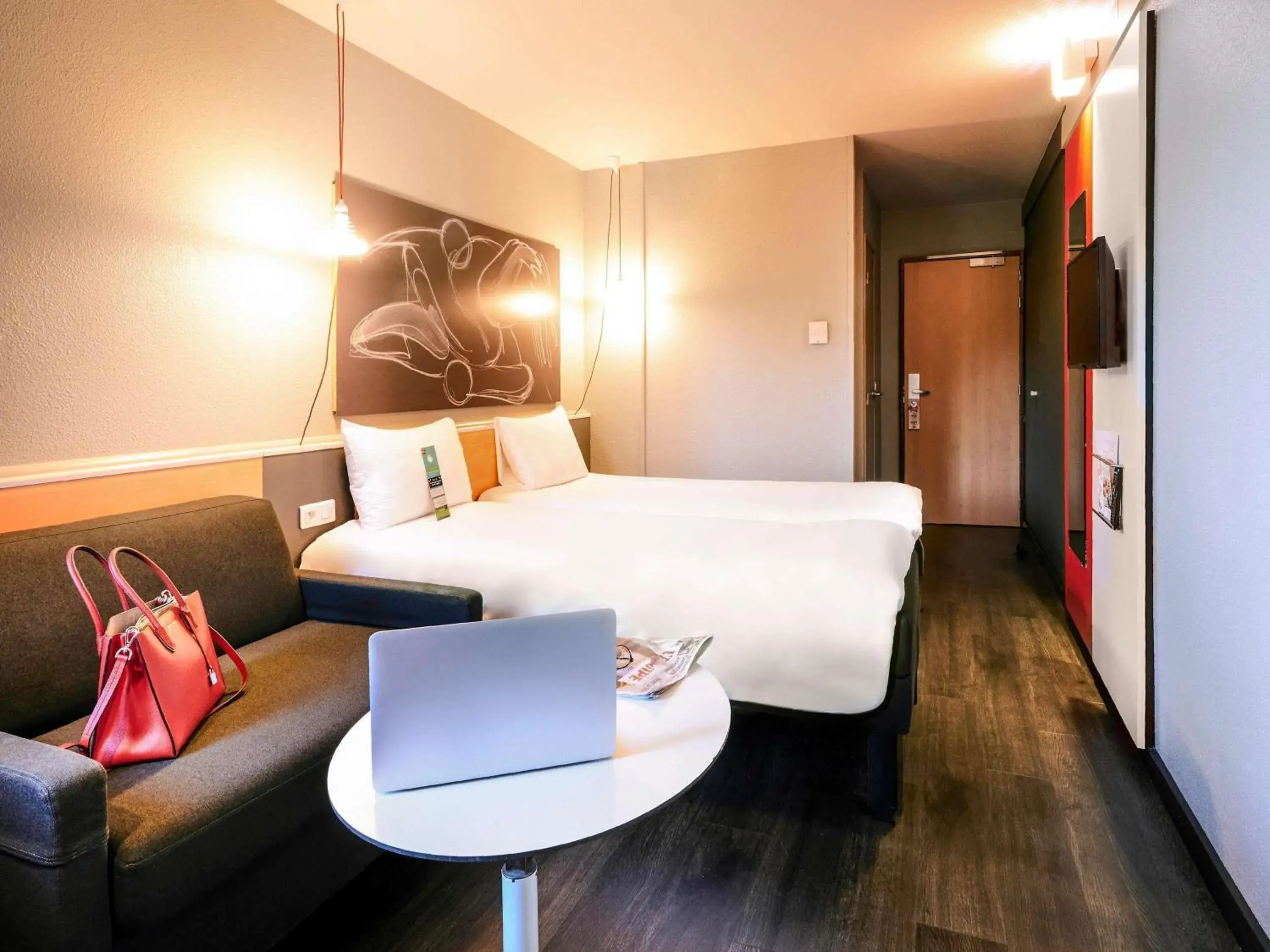 Property building, Bed in ibis Lyon Gerland Musée des Confluences Property building, Bed in ibis Lyon Gerland Musée des Confluences