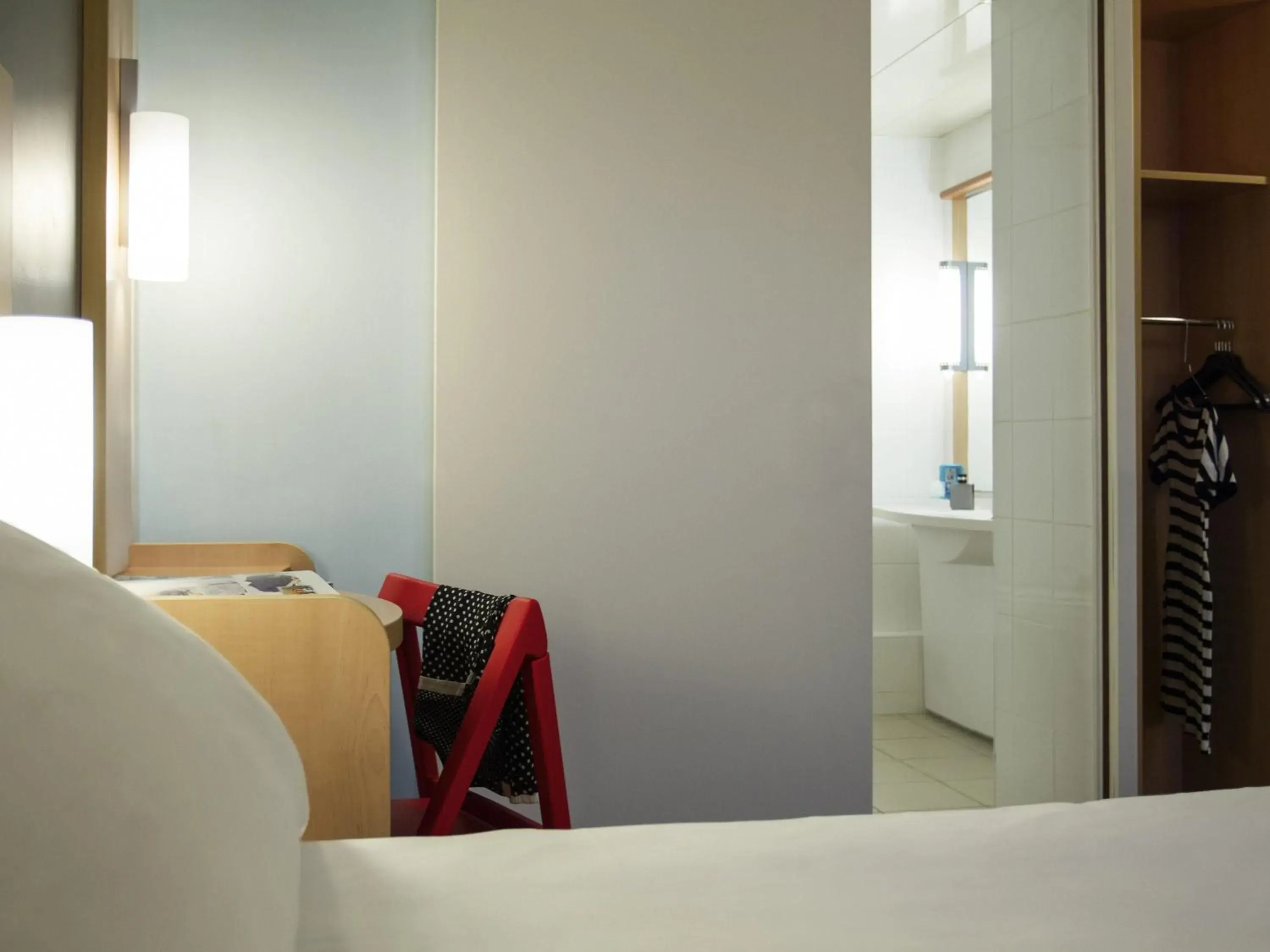 Bedroom, Bed in ibis Lyon Gerland Musée des Confluences Bedroom, Bed in ibis Lyon Gerland Musée des Confluences