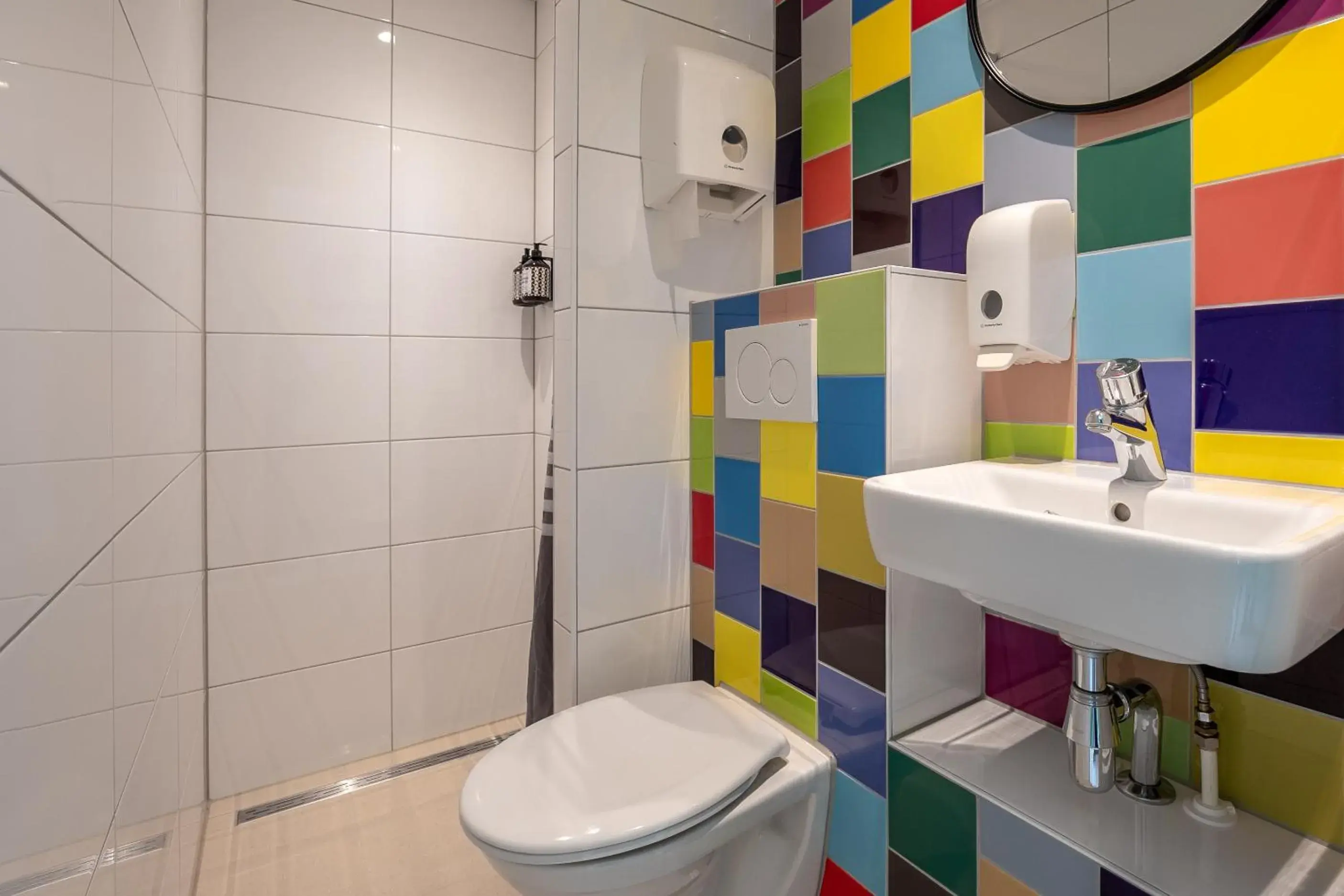 Superior Twin Room in Hans Brinker Hostel Amsterdam Superior Twin Room in Hans Brinker Hostel Amsterdam