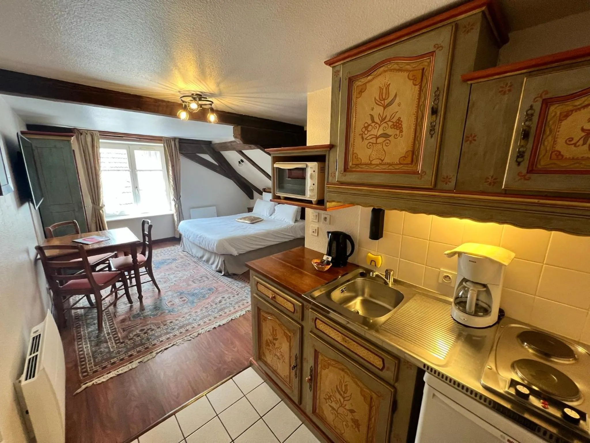 Photo of the whole room in La Cour du Bailli Suites & Spa