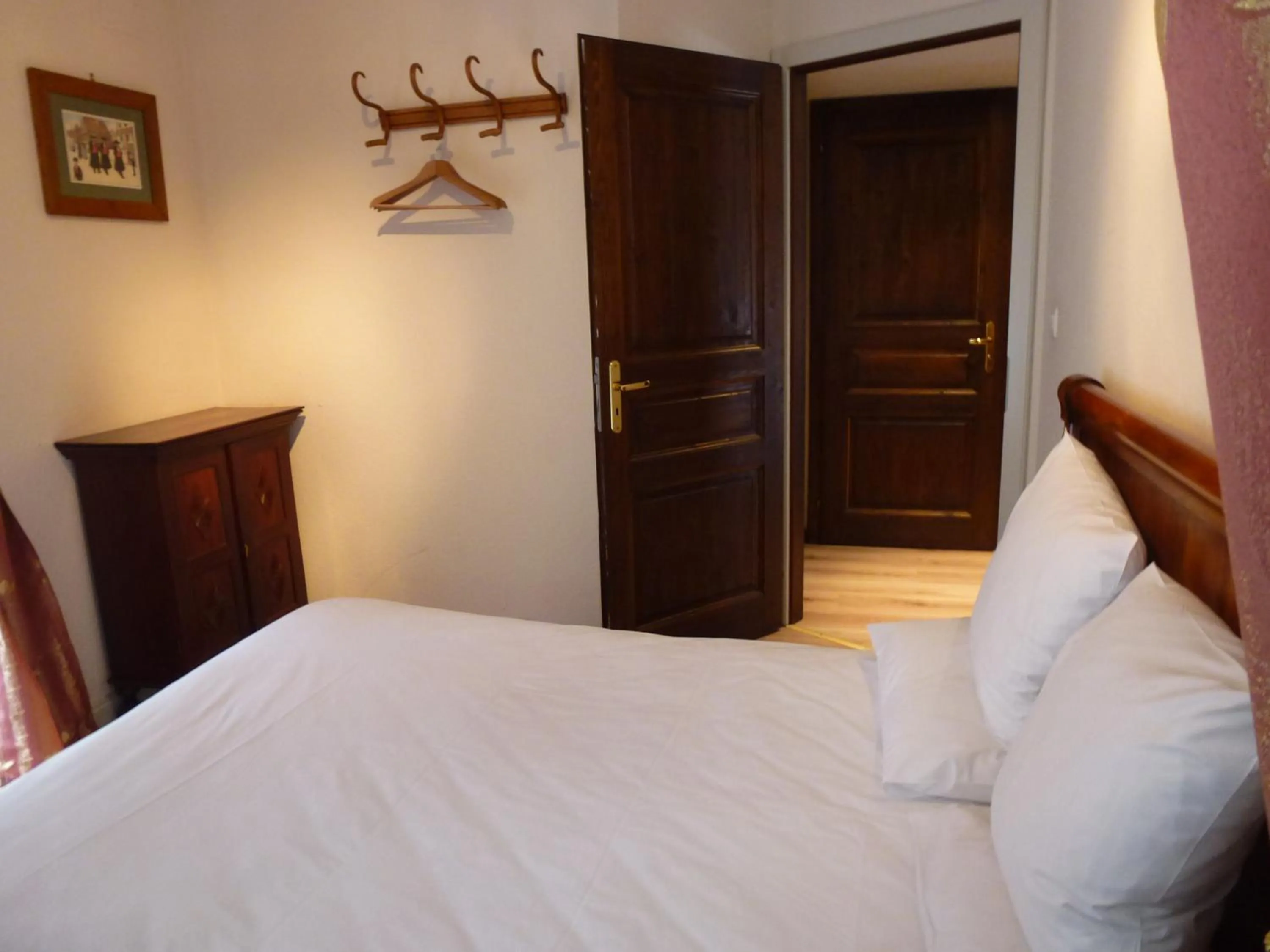 Bed in La Cour du Bailli Suites & Spa