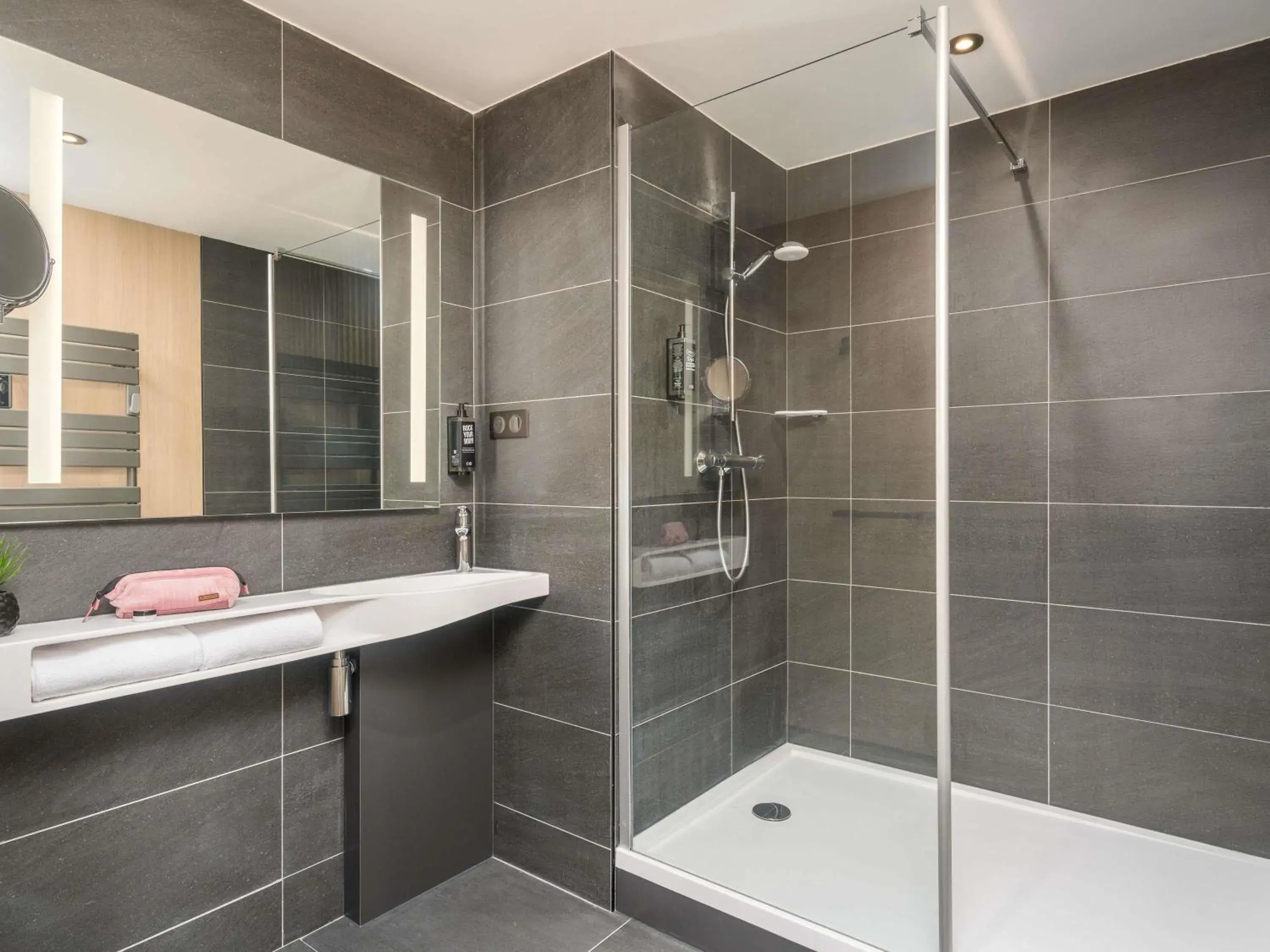 Bedroom in Ibis Lyon Villefranche Sur Saone Bedroom in Ibis Lyon Villefranche Sur Saone