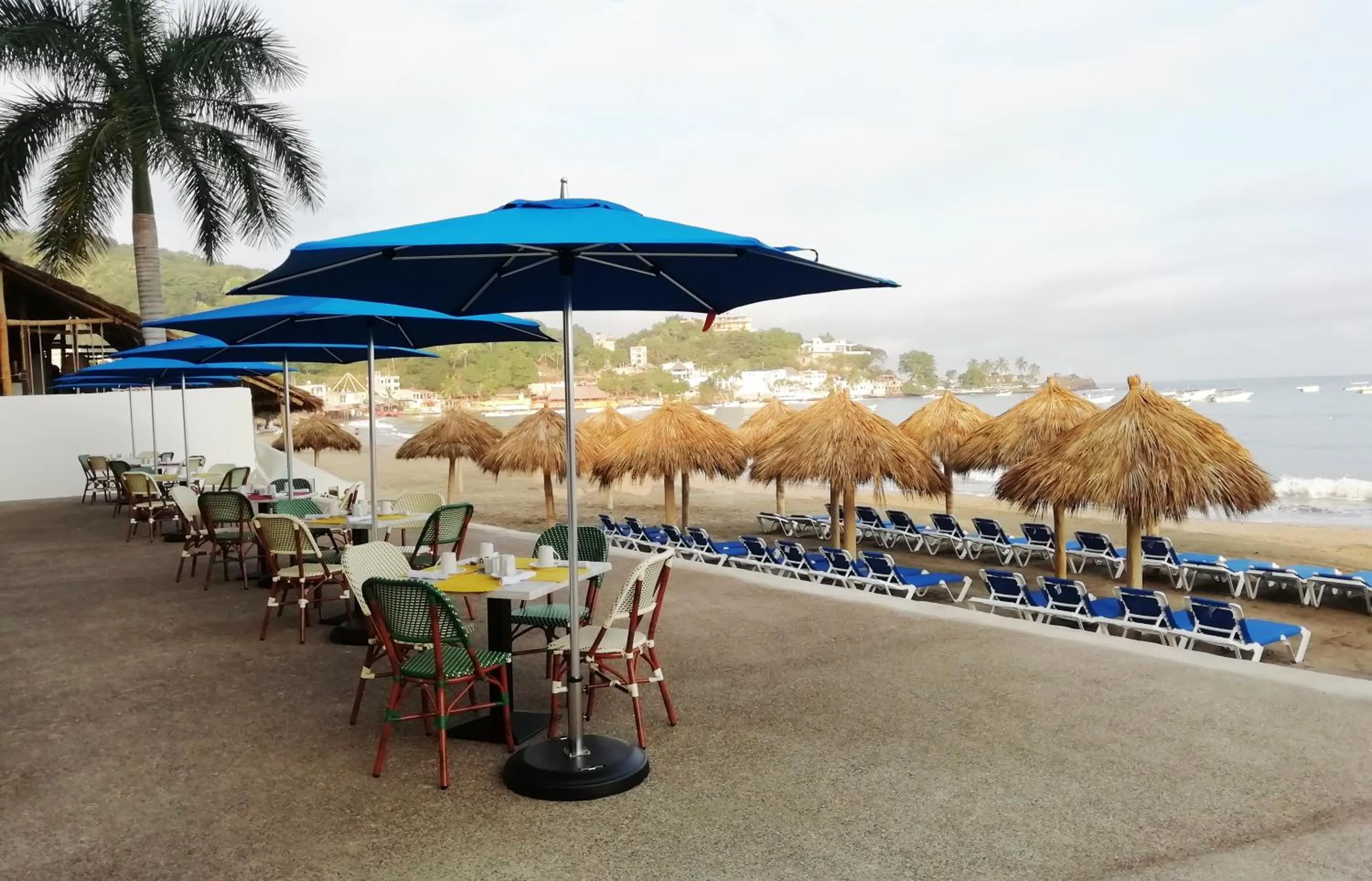 Day in Decameron La Marina Guayabitos, Ramada All-Inclusive Resort