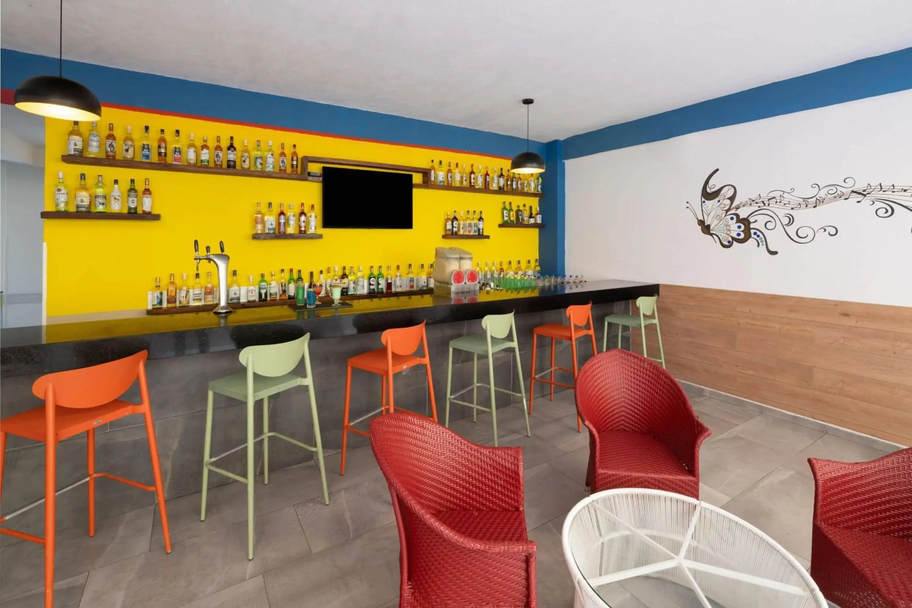 Swimming pool in Decameron La Marina Guayabitos, Ramada All-Inclusive Resort Swimming pool in Decameron La Marina Guayabitos, Ramada All-Inclusive Resort