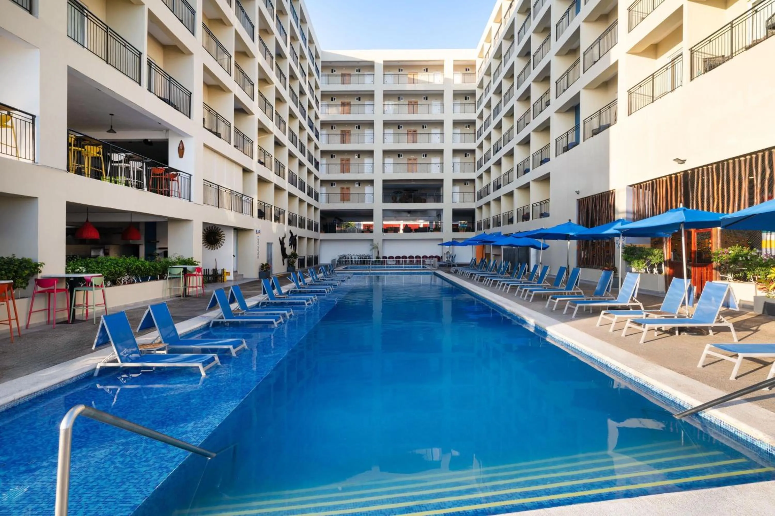 Swimming pool in Decameron La Marina Guayabitos, Ramada All-Inclusive Resort