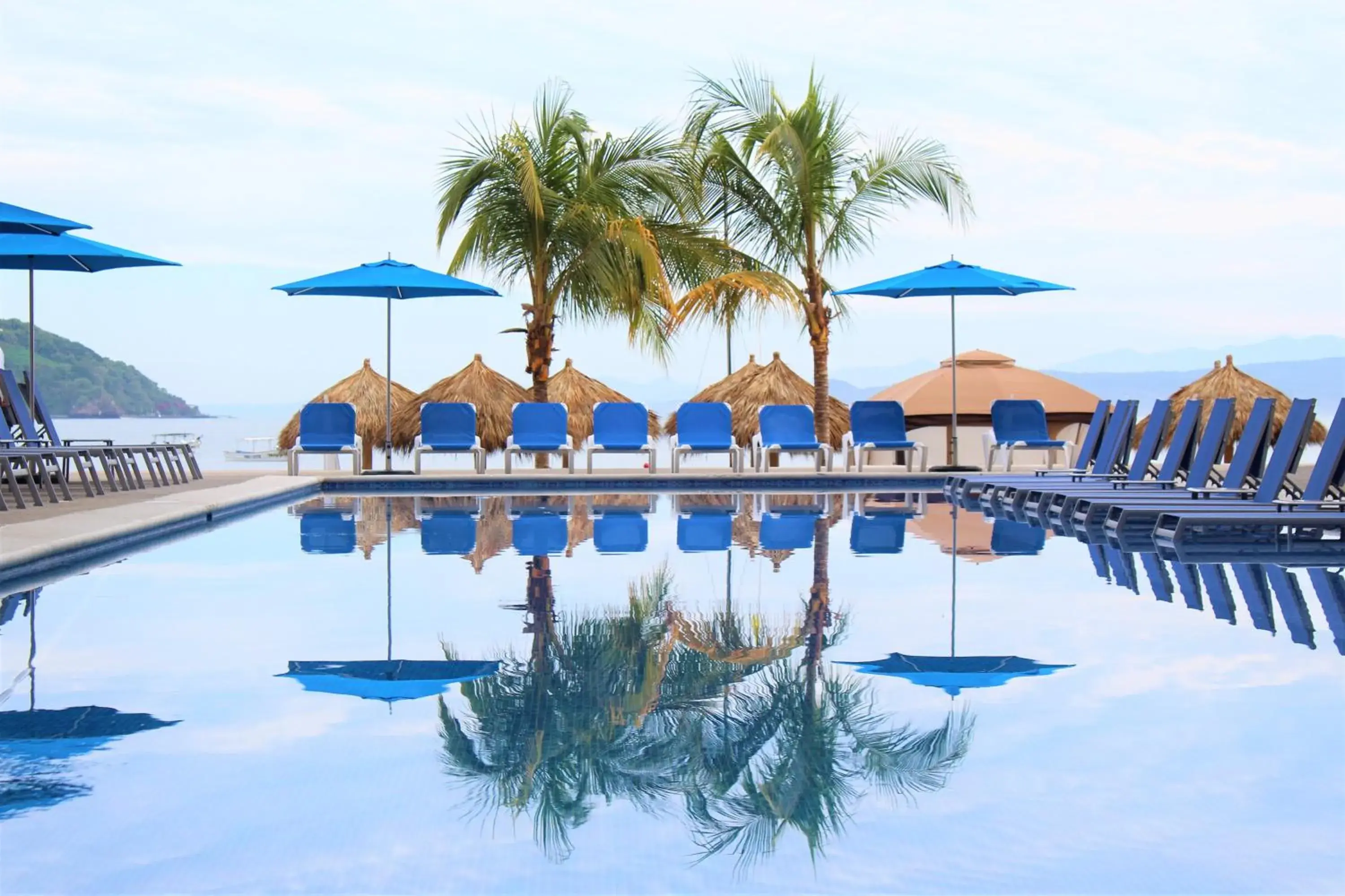 Day in Decameron La Marina Guayabitos, Ramada All-Inclusive Resort Day in Decameron La Marina Guayabitos, Ramada All-Inclusive Resort