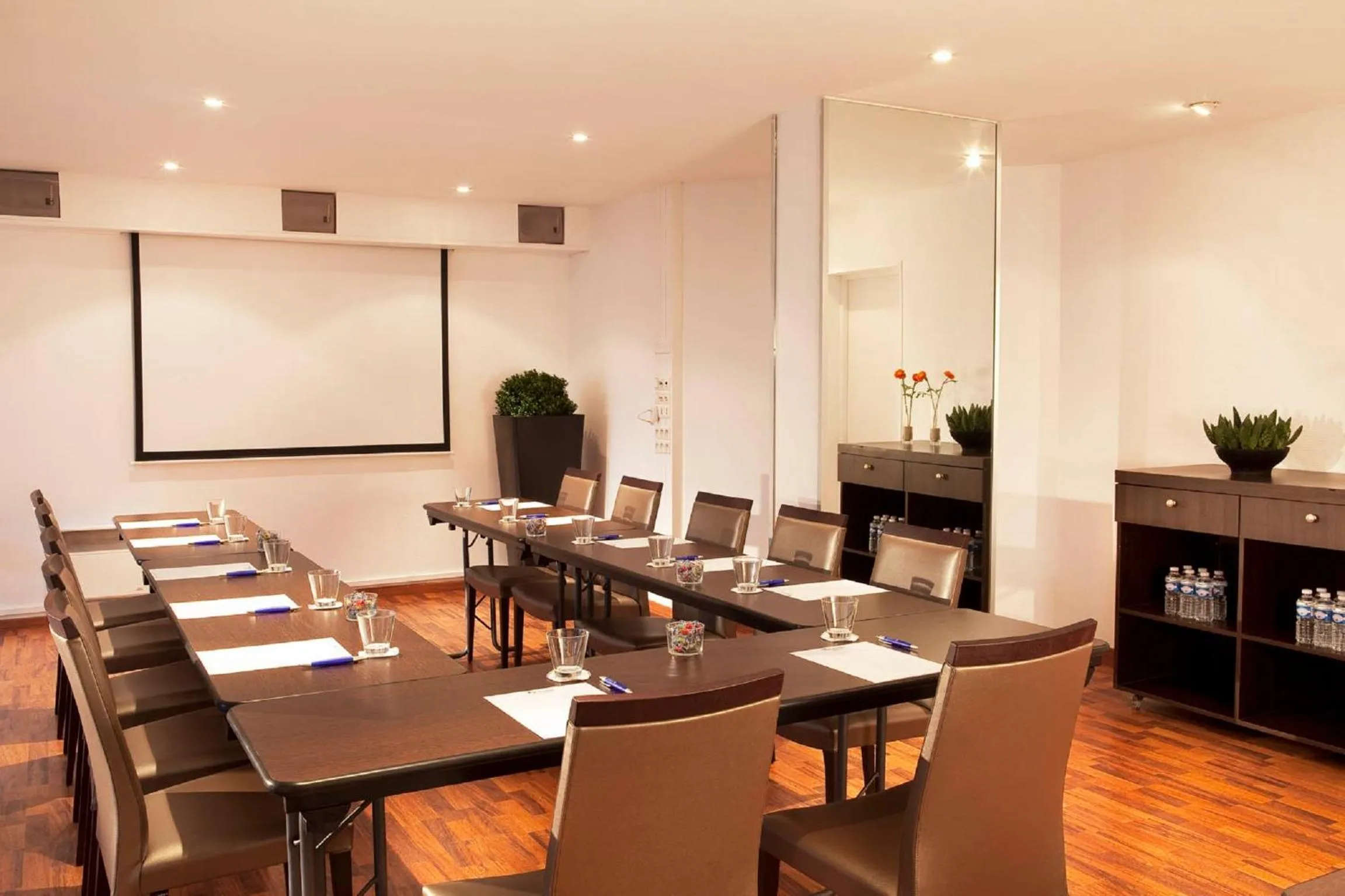 Business facilities in Escale Oceania Biarritz