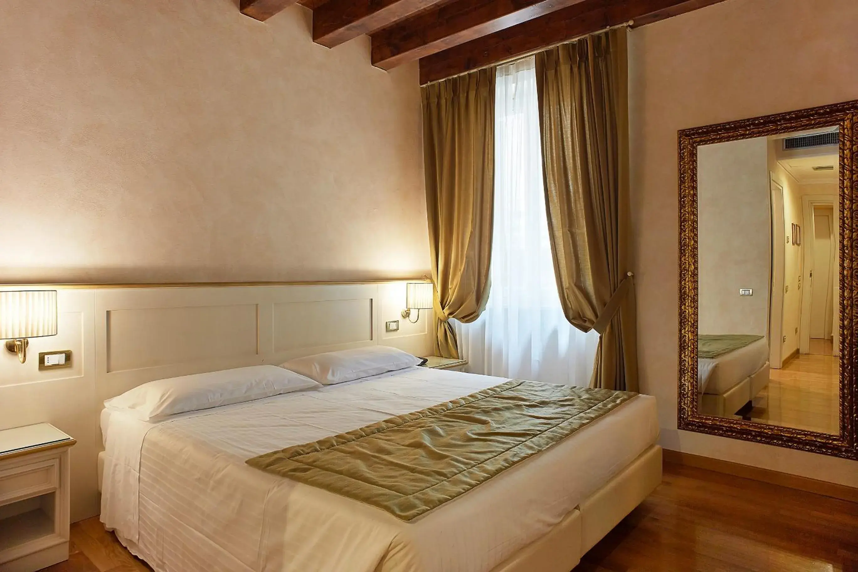 Bedroom, Bed in Albergo Mazzanti Bedroom, Bed in Albergo Mazzanti
