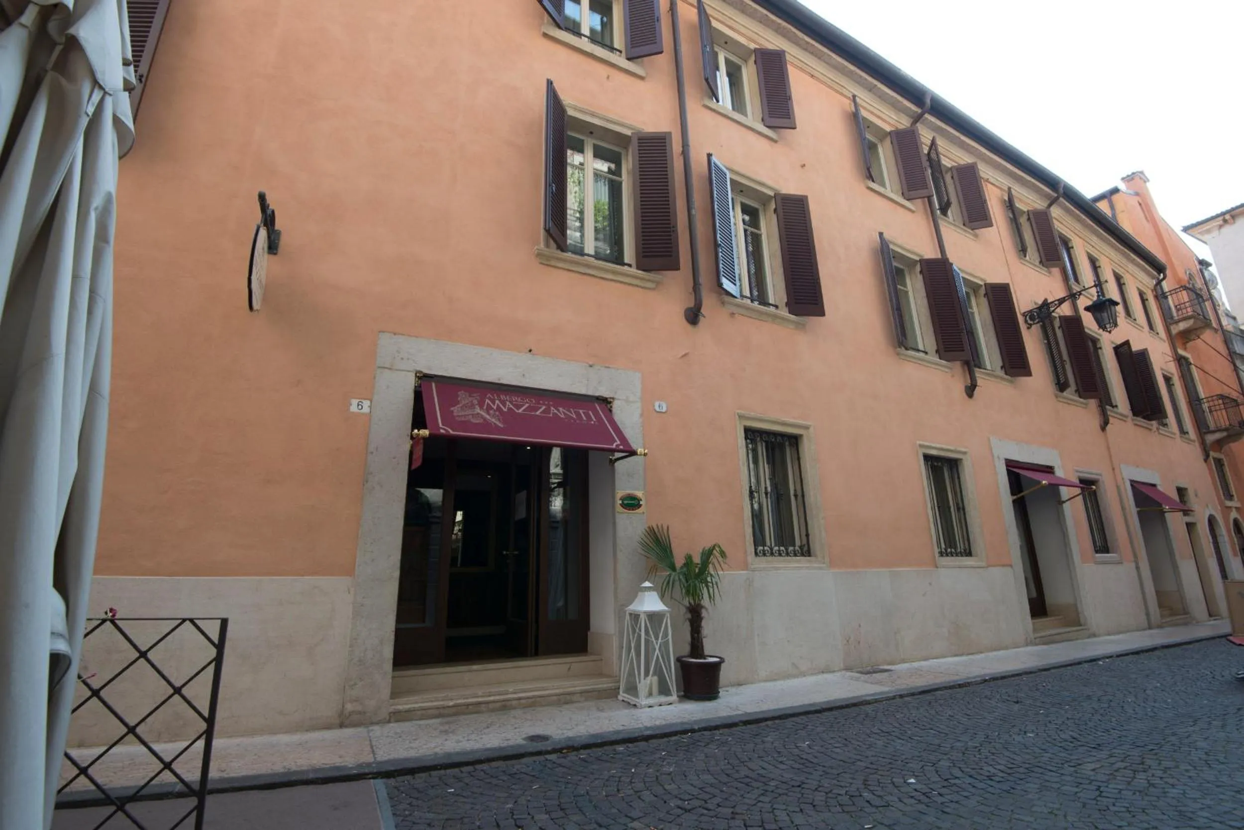 Facade/entrance in Albergo Mazzanti