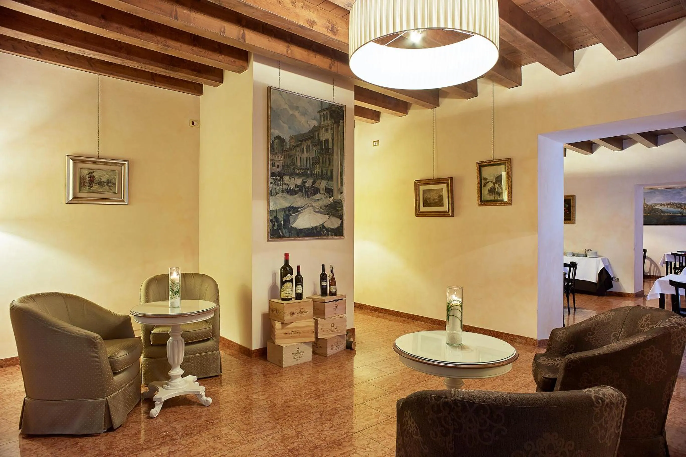 Communal lounge/ TV room in Albergo Mazzanti