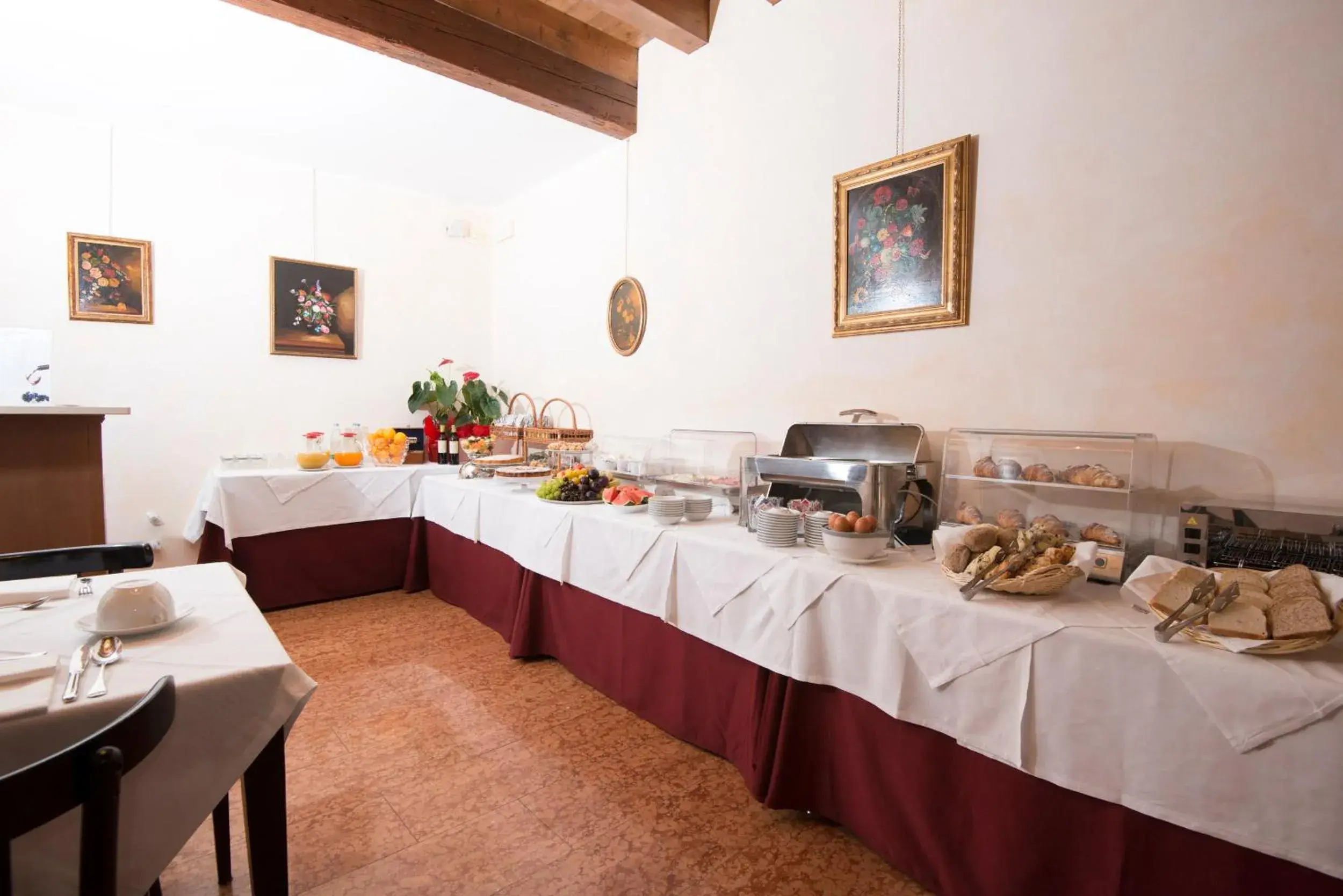 Restaurant/places to eat in Albergo Mazzanti Restaurant/places to eat in Albergo Mazzanti