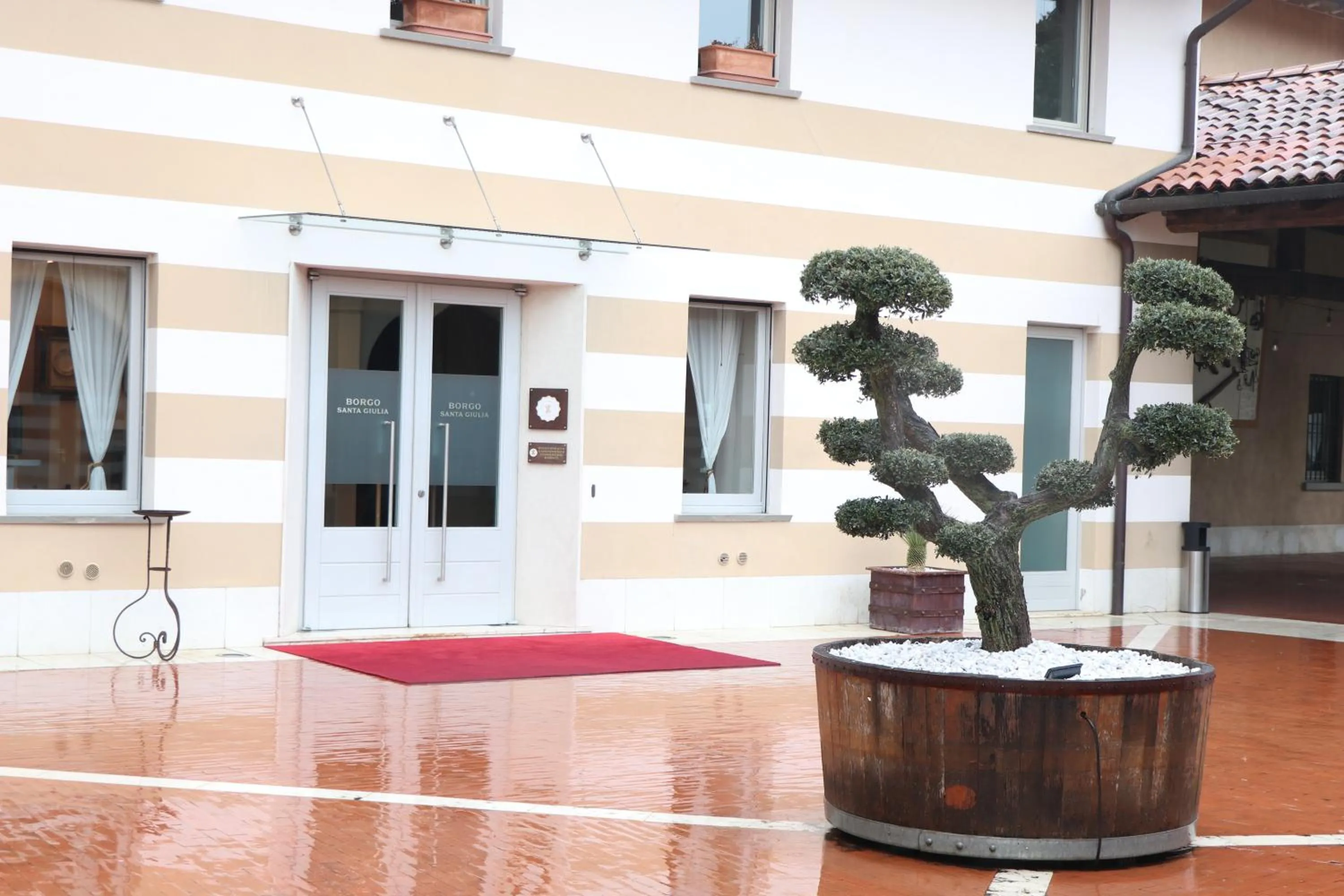 Property building in Borgo Santa Giulia