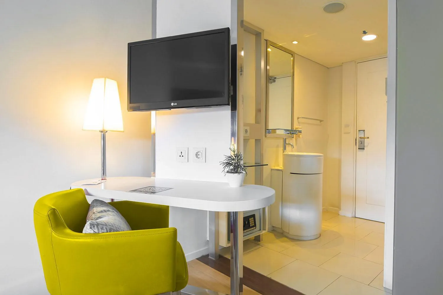 TV and multimedia in 1O1 URBAN Jakarta Kelapa Gading