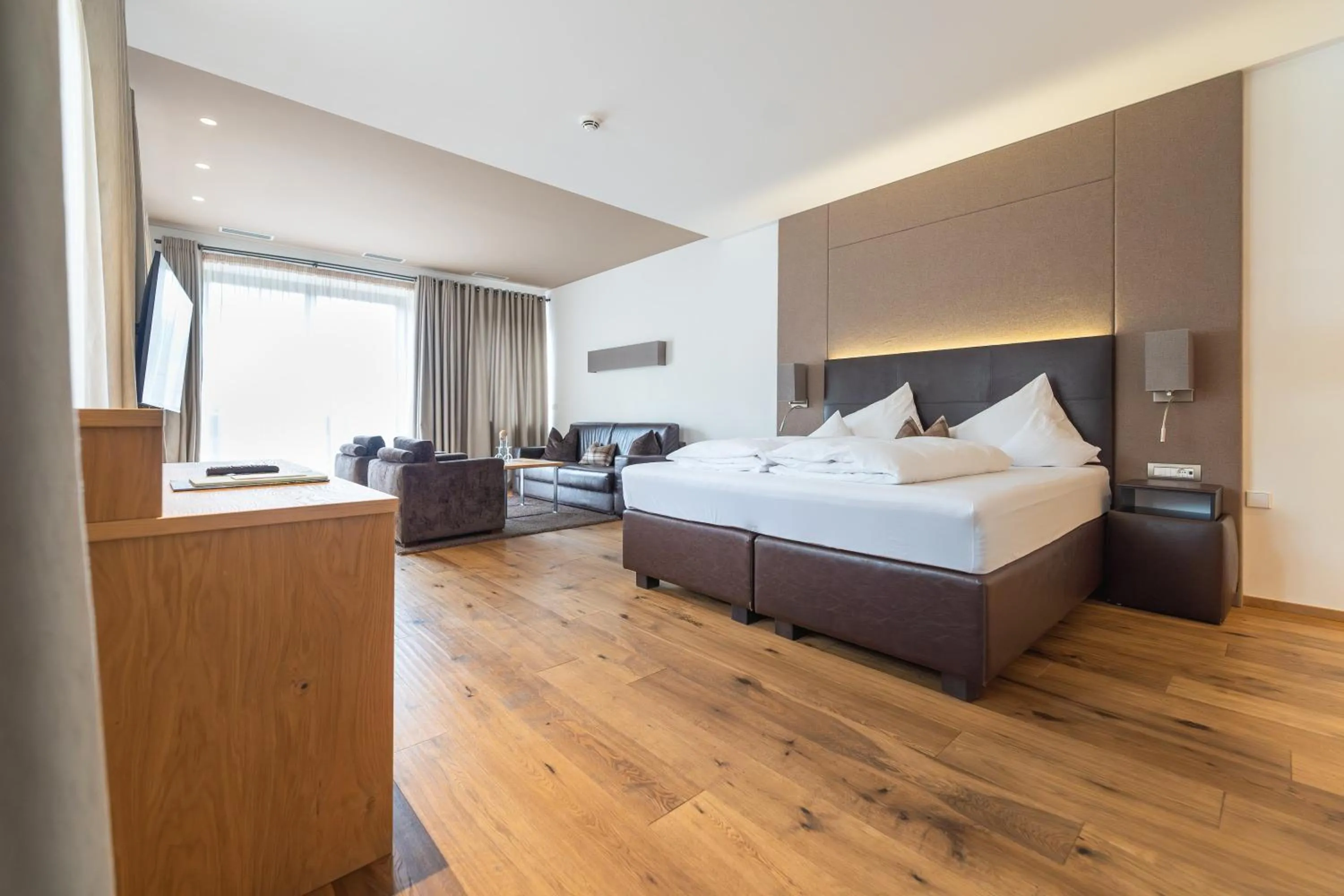 Bedroom, Bed in Hotel Schlosswirt