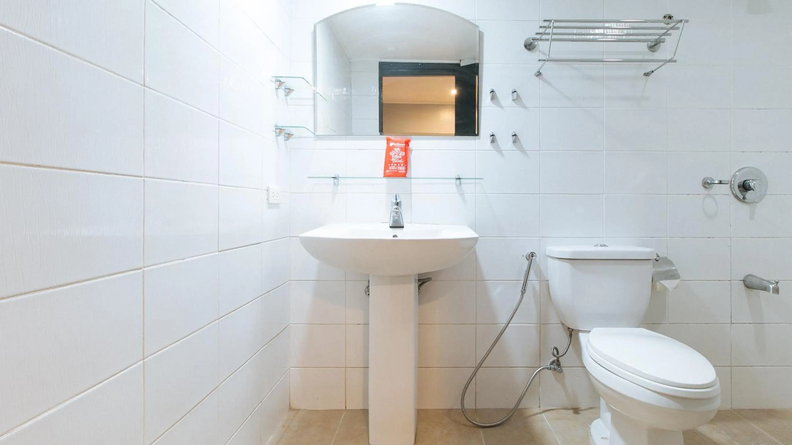 Bathroom in RedDoorz at Kassel Residences Parañaque