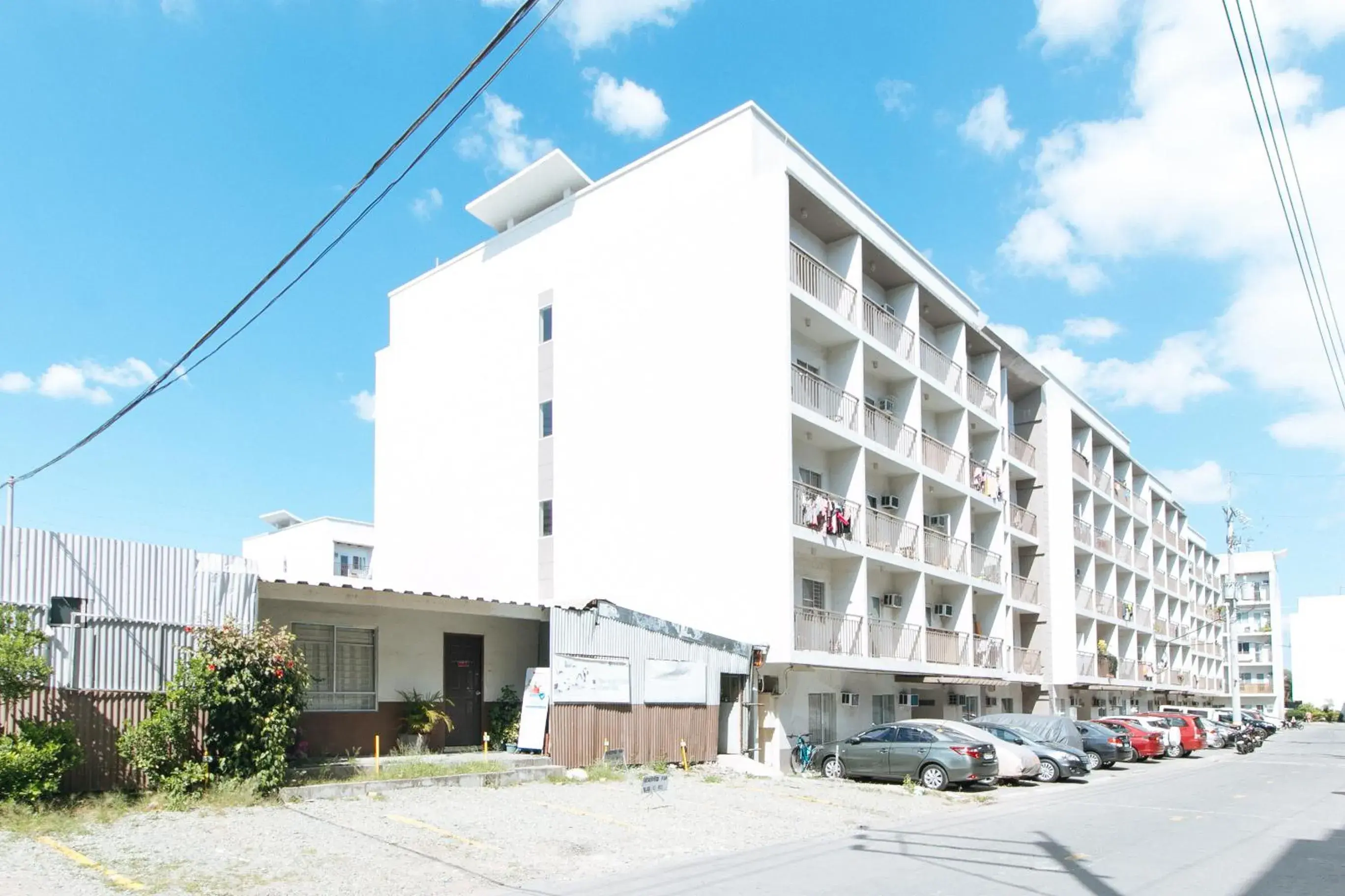 Property building in RedDoorz at Kassel Residences Parañaque Property building in RedDoorz at Kassel Residences Parañaque