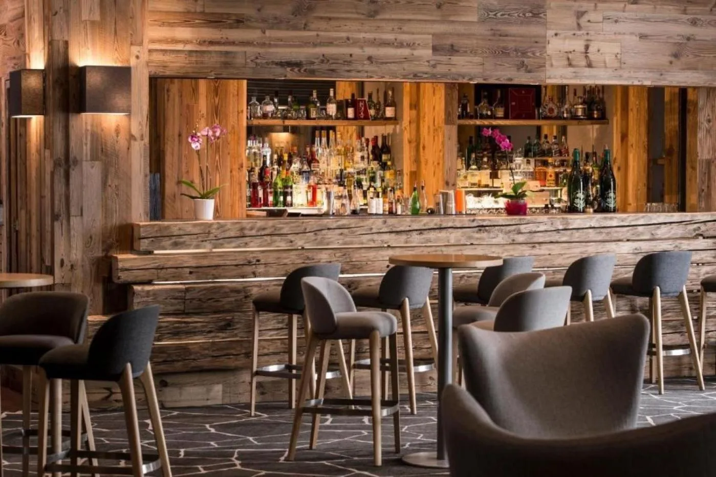 Lounge or bar in Le Pic Blanc