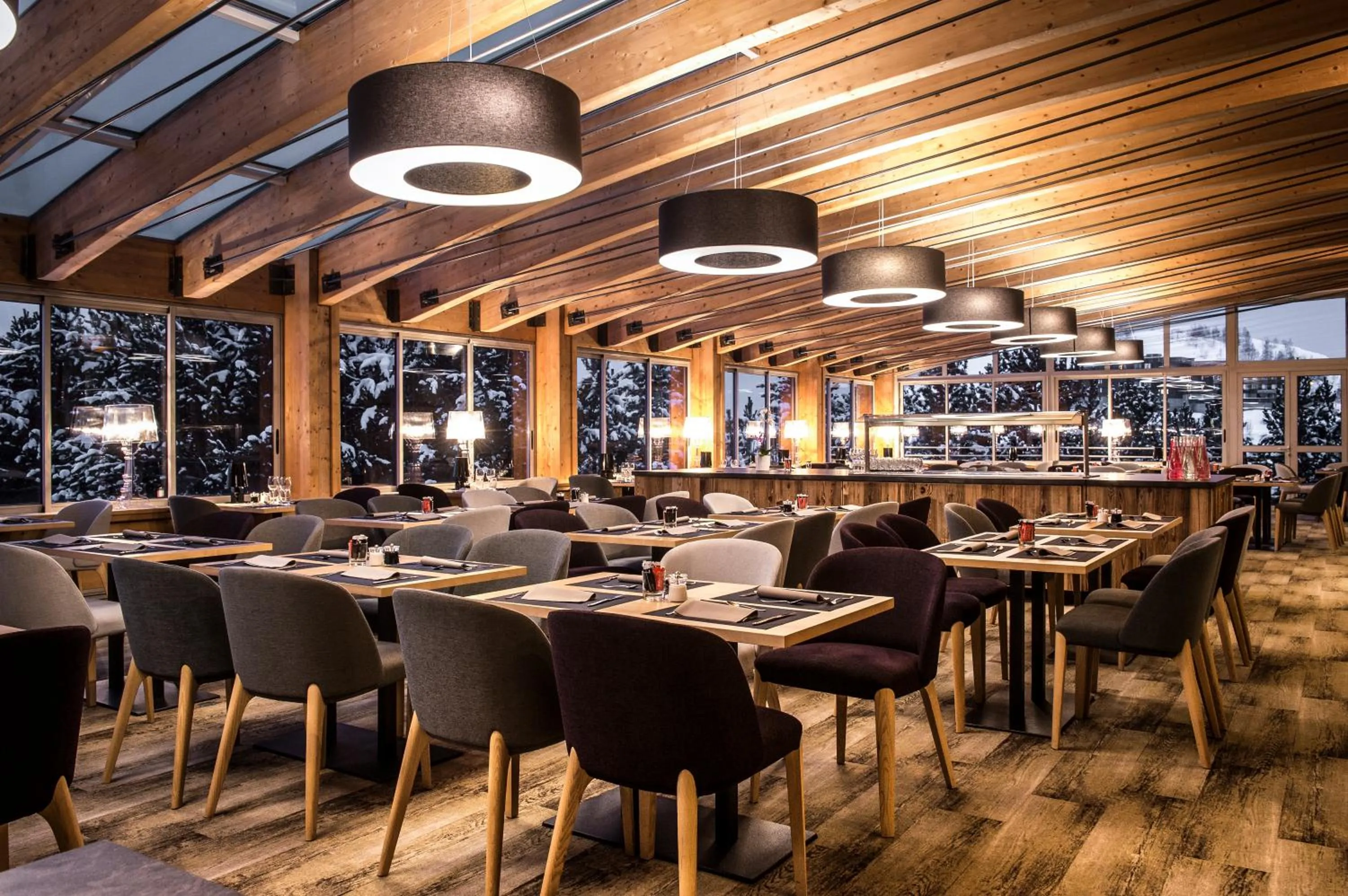 Restaurant/places to eat in Le Pic Blanc