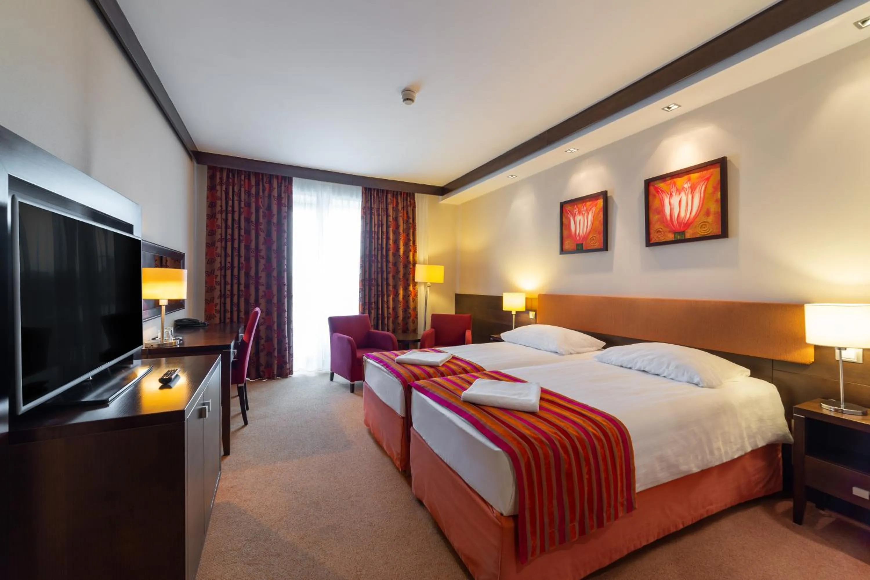 TV and multimedia, Bed in Hotel Pagony Wellness