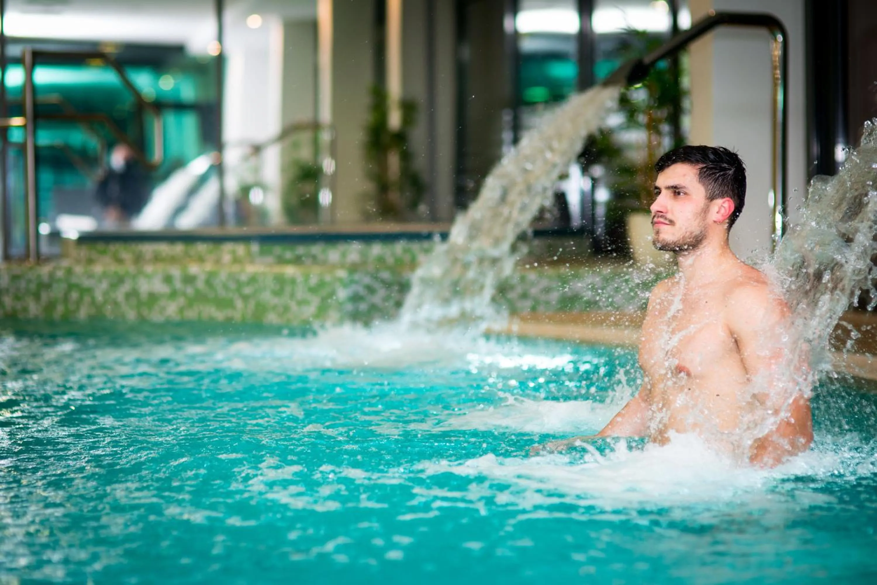 Swimming pool in Hotel Pagony Wellness