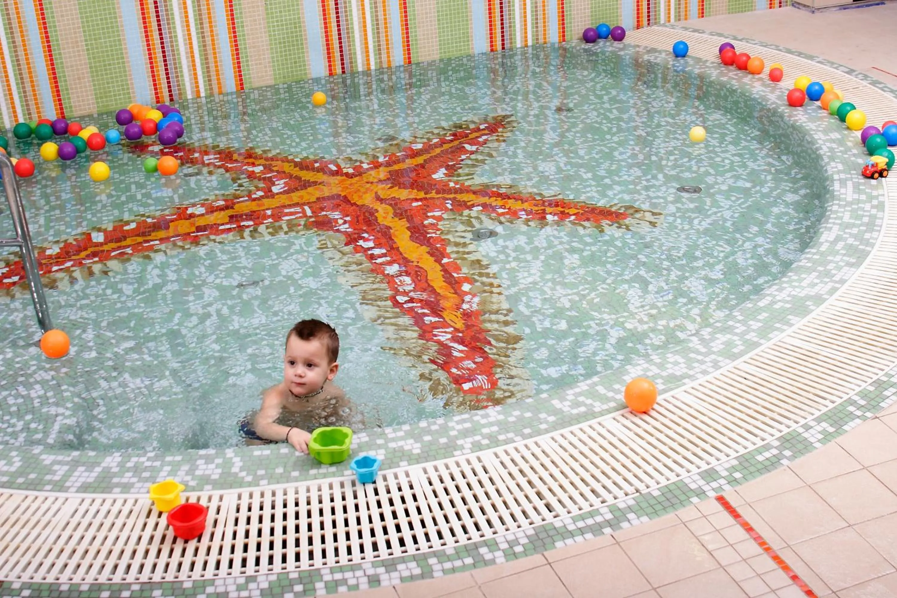 Swimming pool in Hotel Pagony Wellness