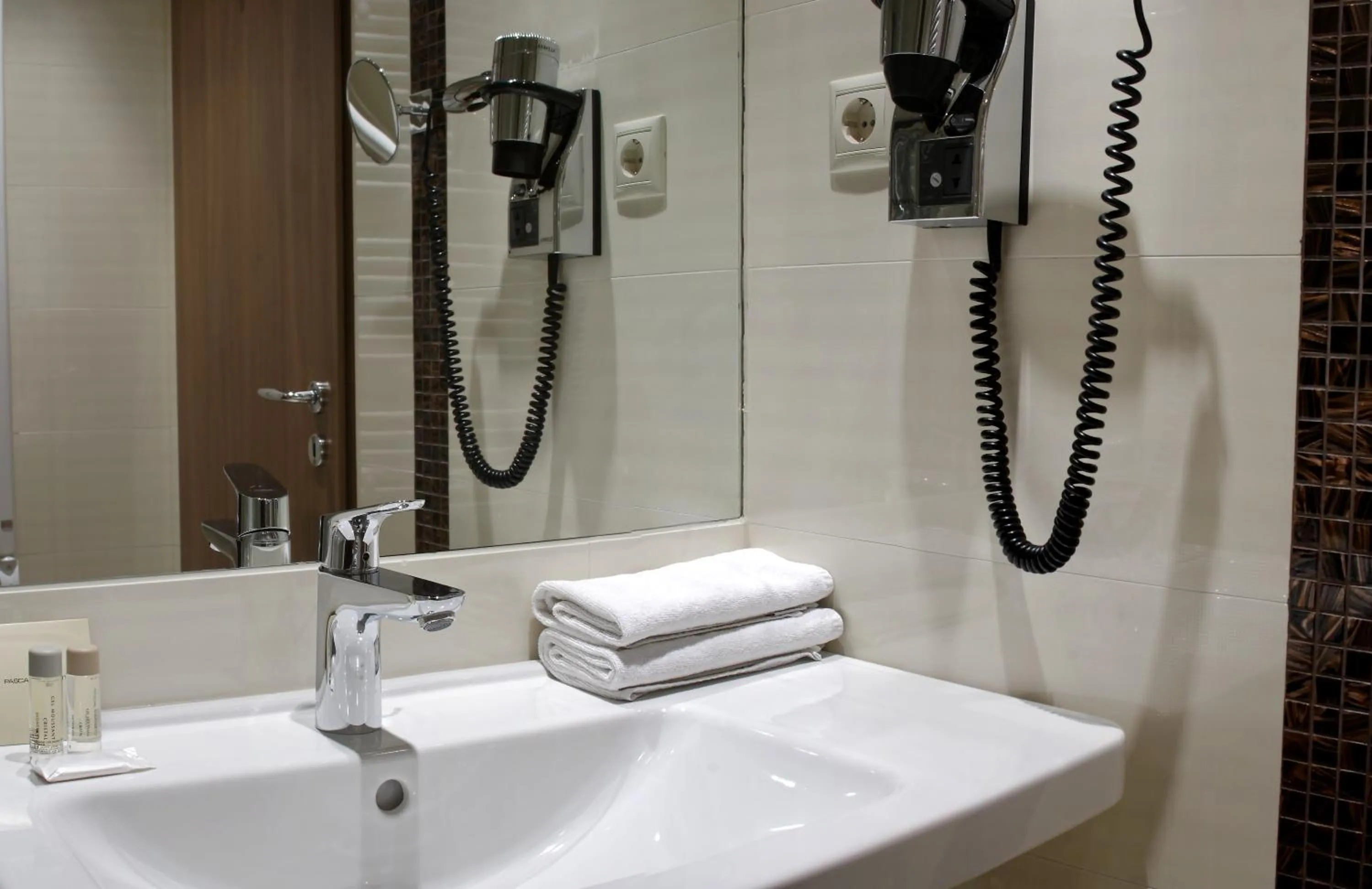 Bathroom in Hotel Pagony Wellness