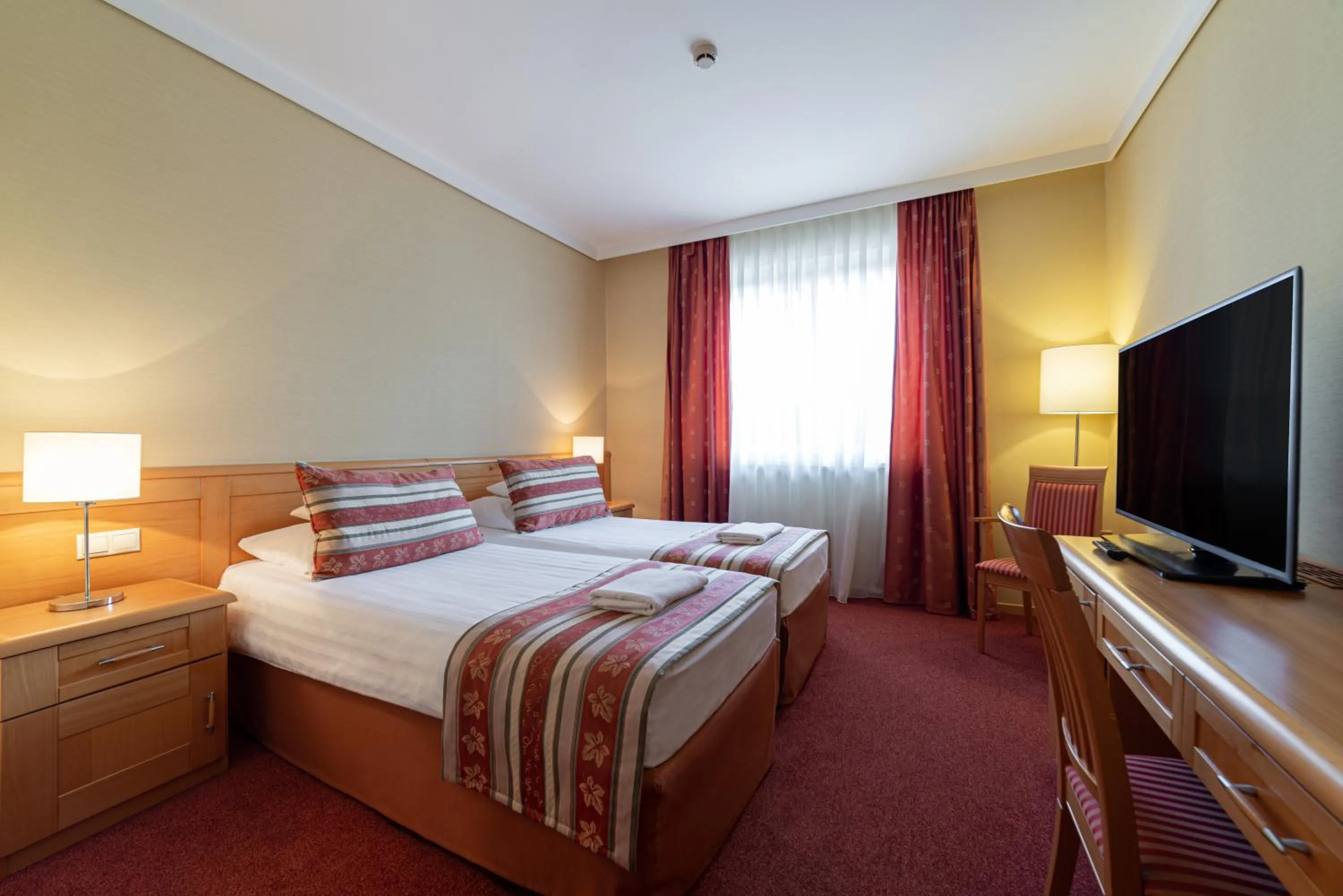 Bedroom, Bed in Hotel Pagony Wellness