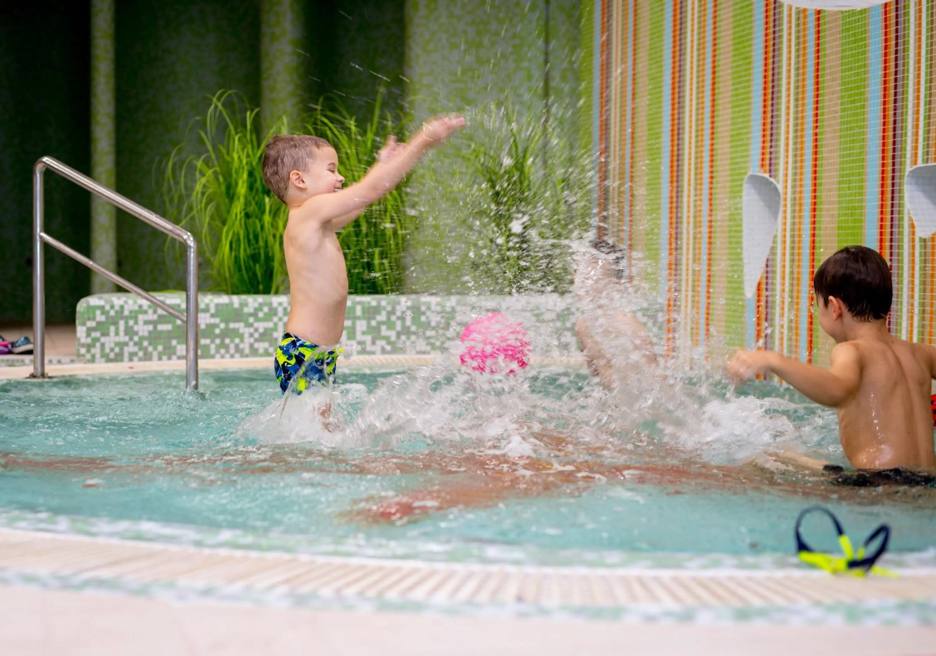 Swimming pool in Hotel Pagony Wellness