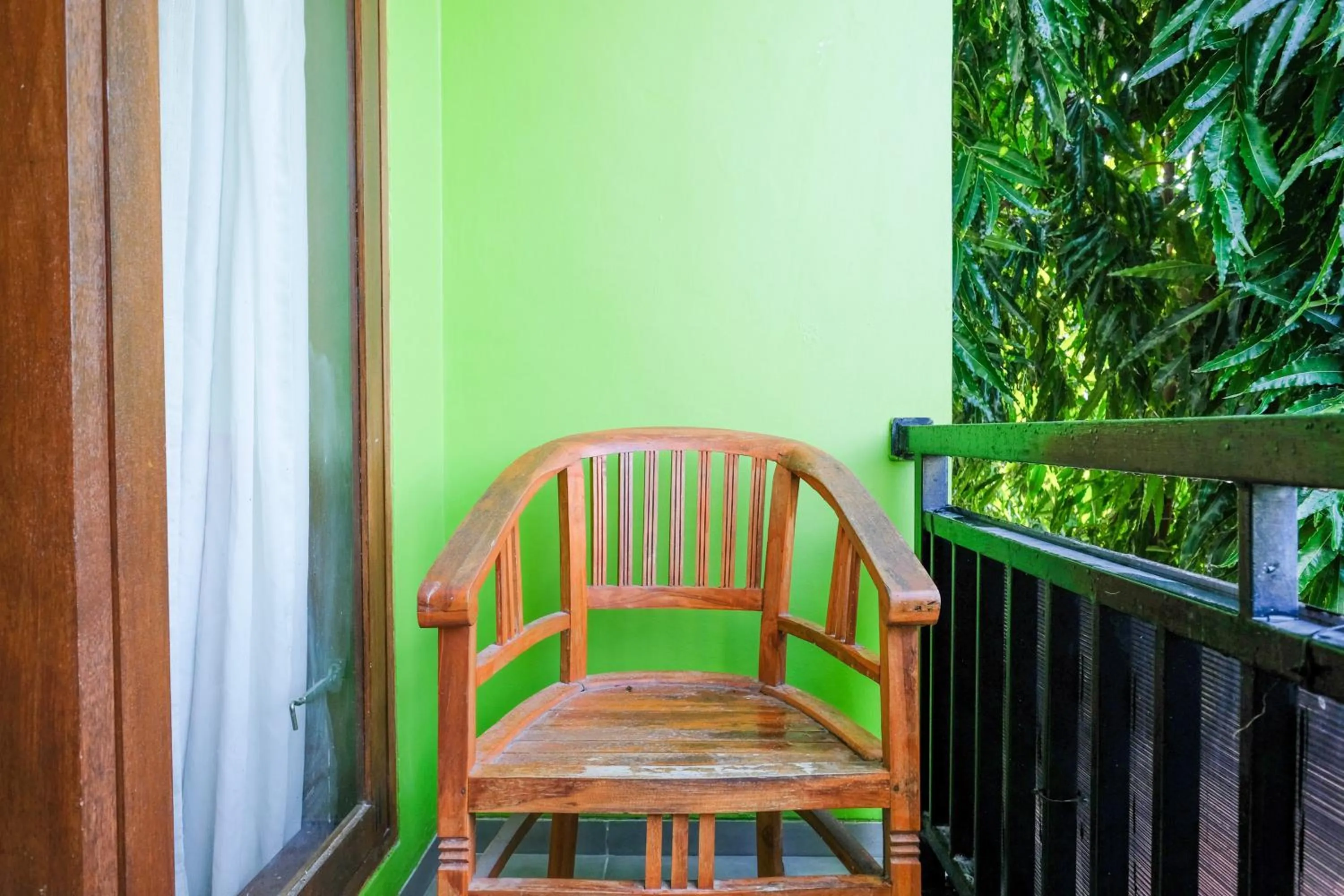 Seating area in RedDoorz @ Kerta Dalem Sidakarya