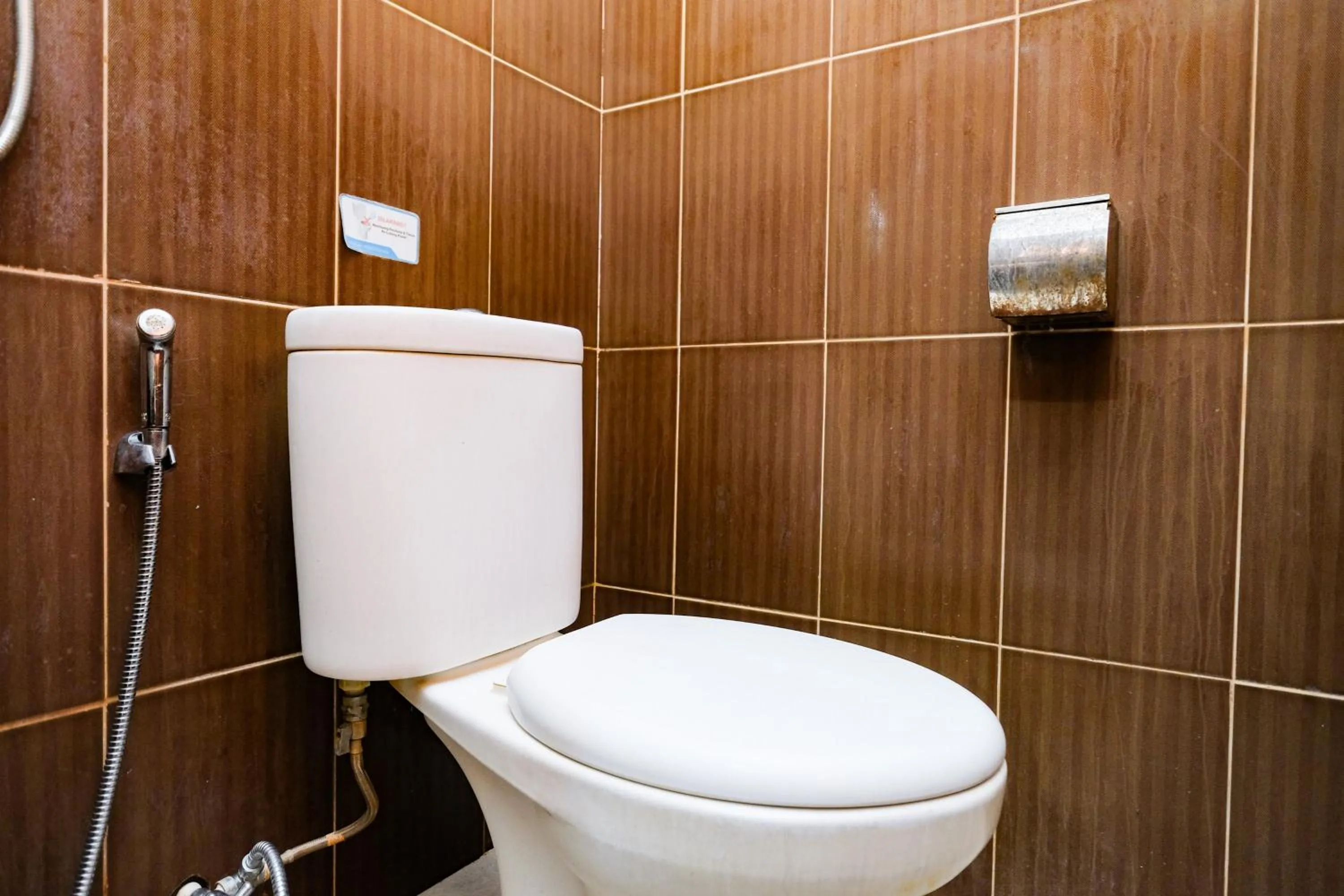 Bathroom in RedDoorz @ Kerta Dalem Sidakarya