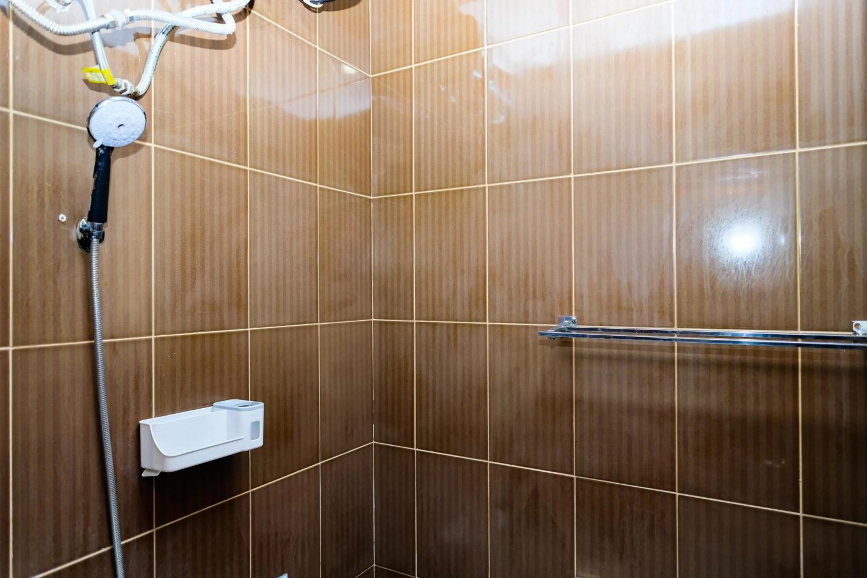 Bathroom in RedDoorz @ Kerta Dalem Sidakarya