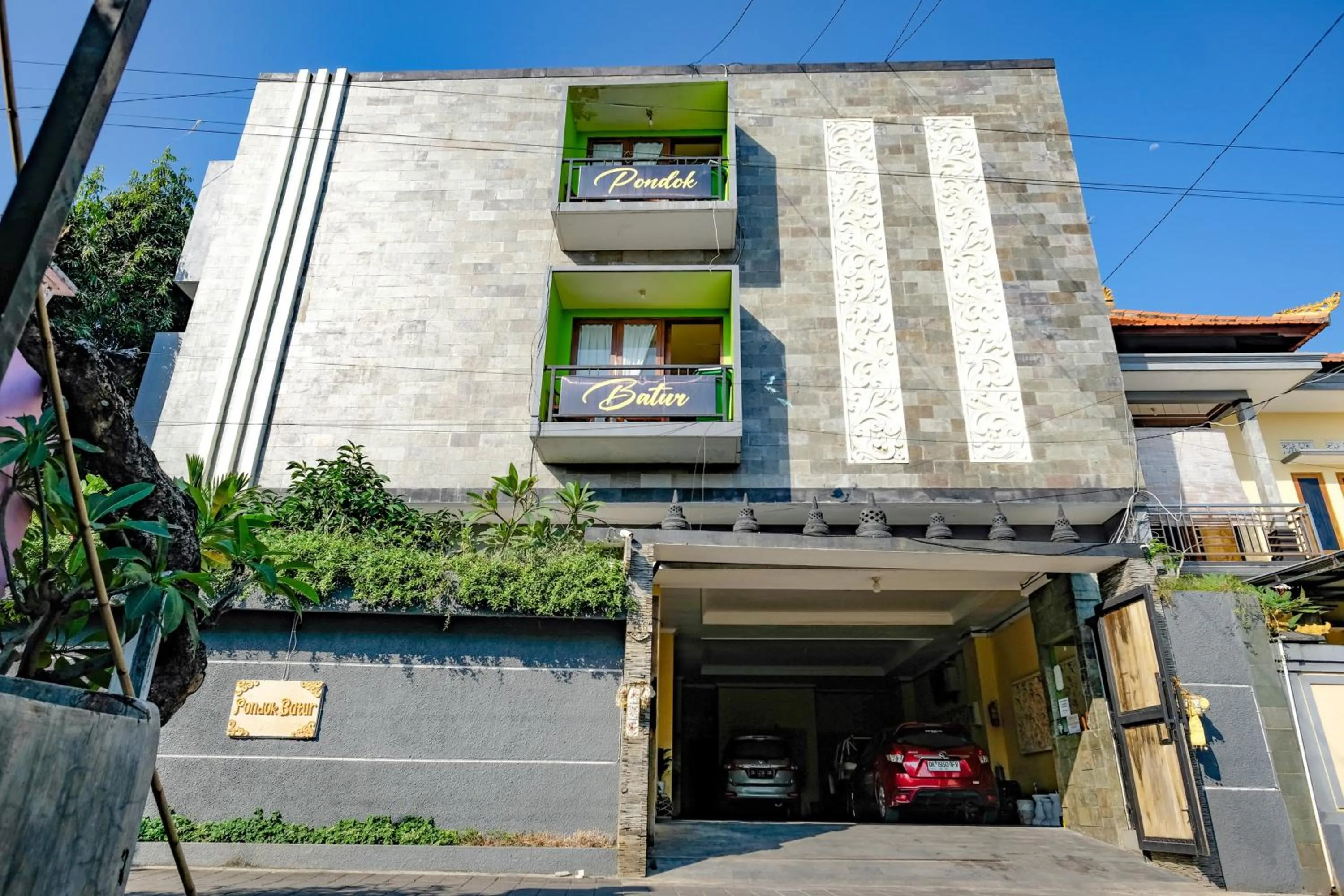 Facade/entrance in RedDoorz @ Kerta Dalem Sidakarya