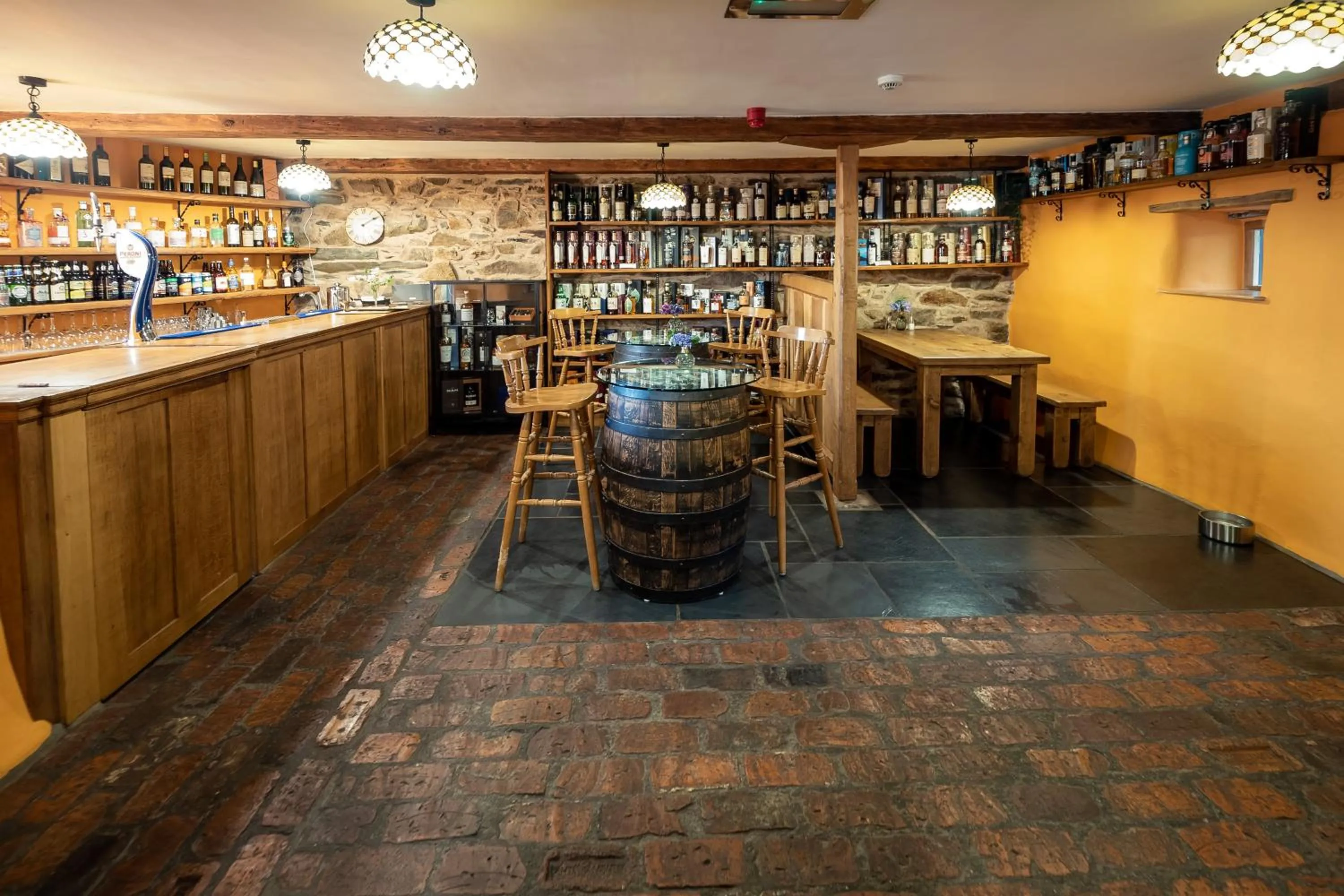 Lounge or bar in The Wayside and Whisky Barn