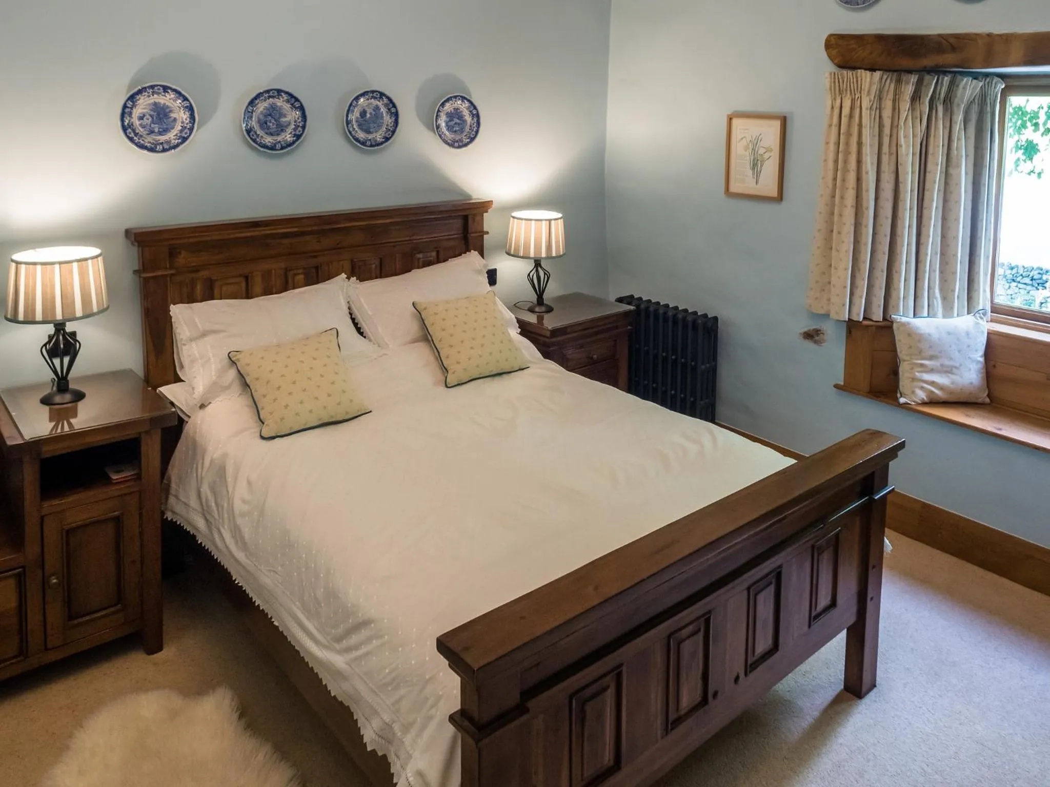 Bedroom, Bed in The Wayside and Whisky Barn