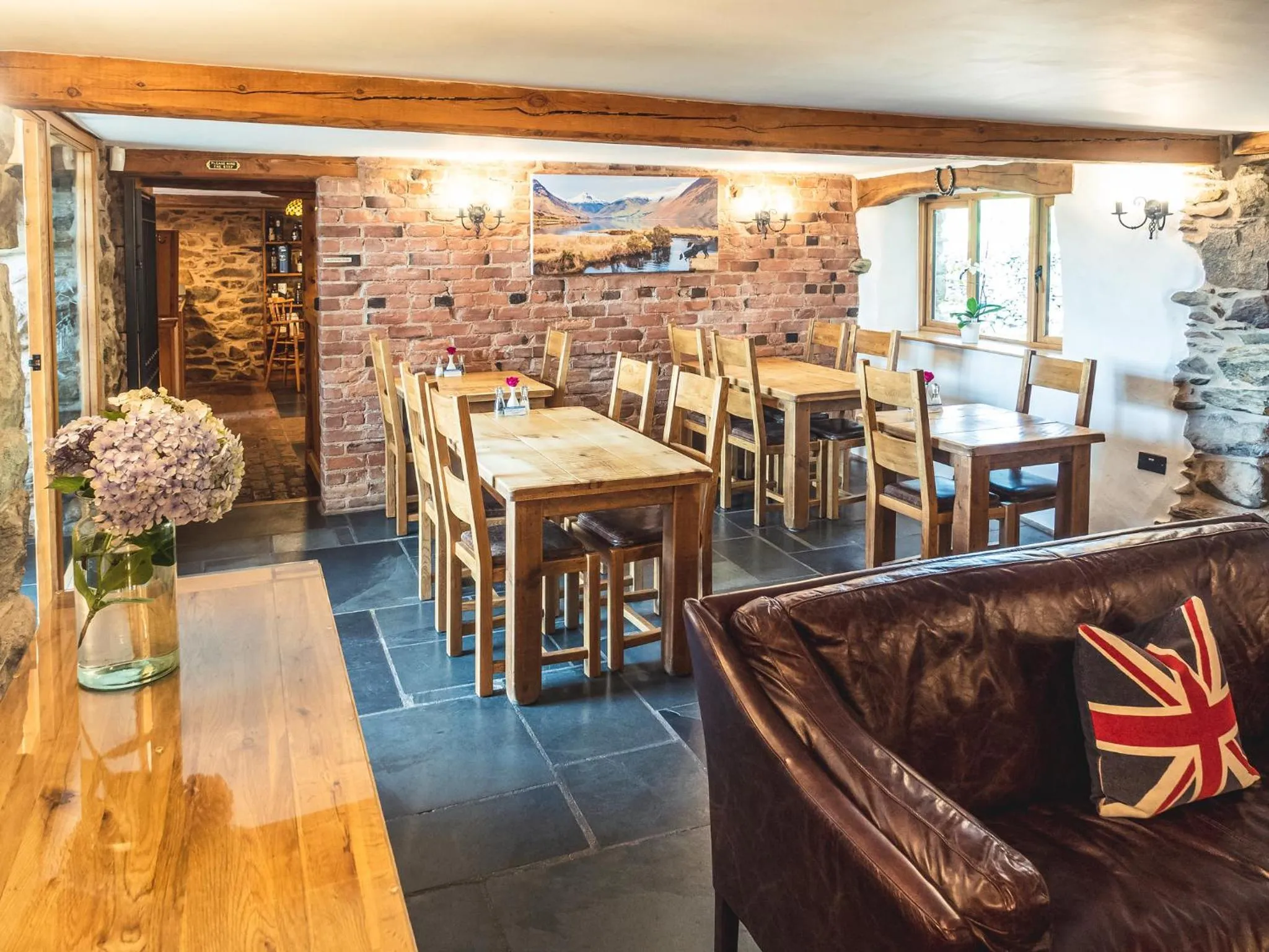 Restaurant/places to eat in The Wayside and Whisky Barn