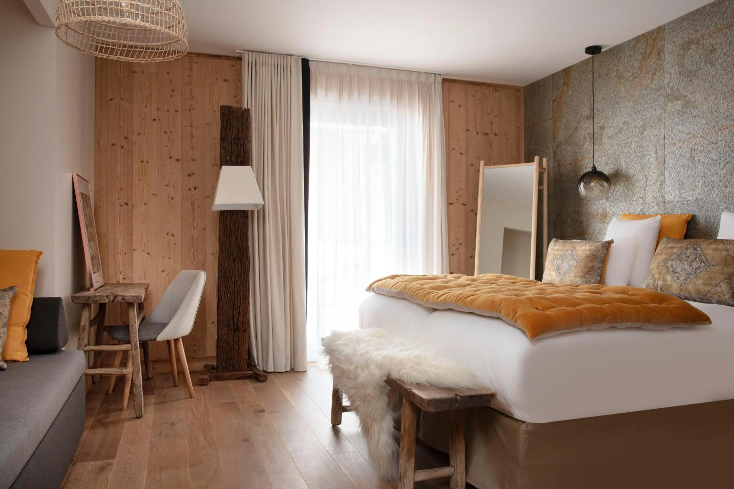 Bedroom, Bed in Grandes Rousses Hotel & Spa