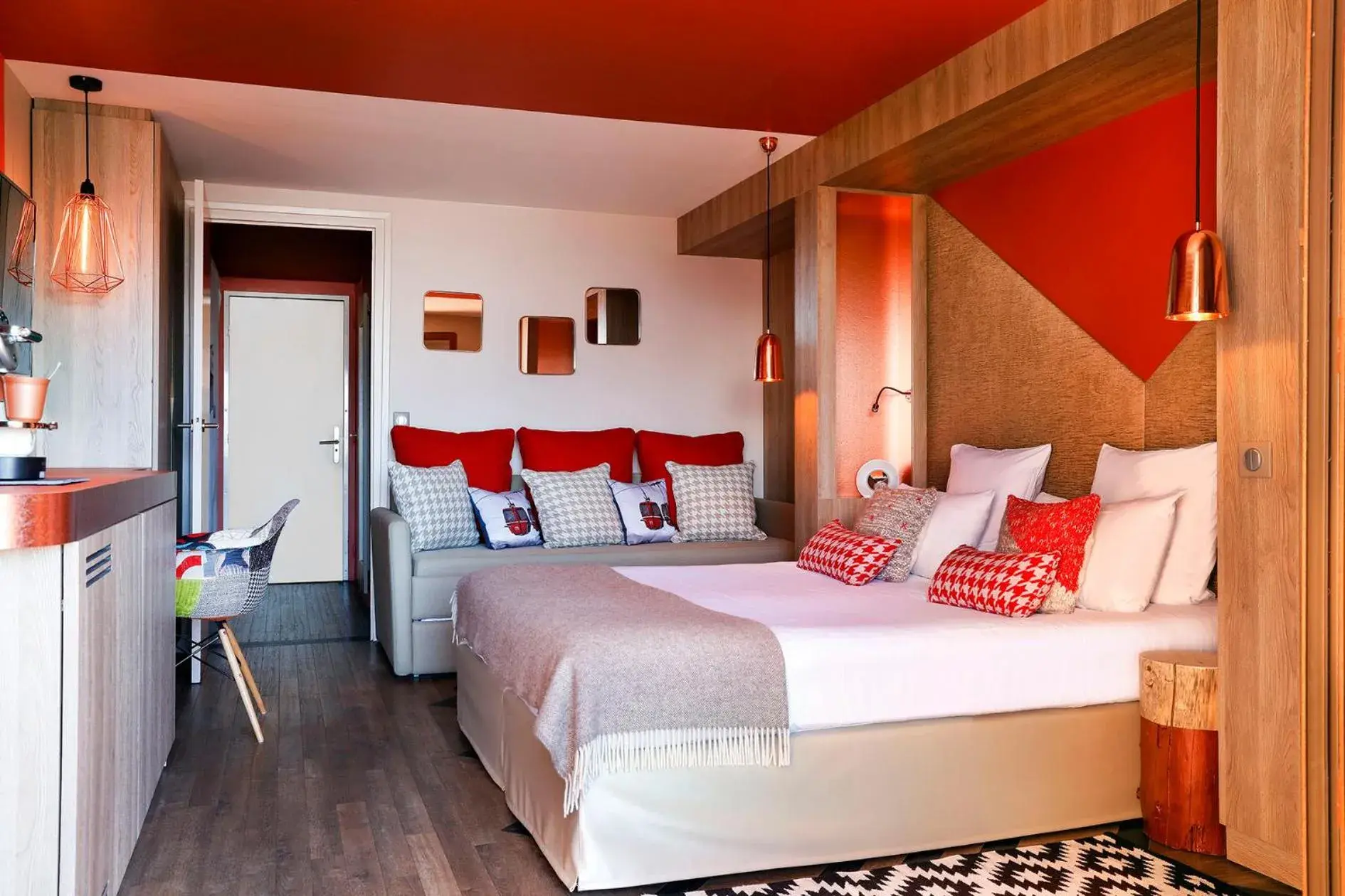 Panoramic Triple Room in Grandes Rousses Hotel & Spa Panoramic Triple Room in Grandes Rousses Hotel & Spa